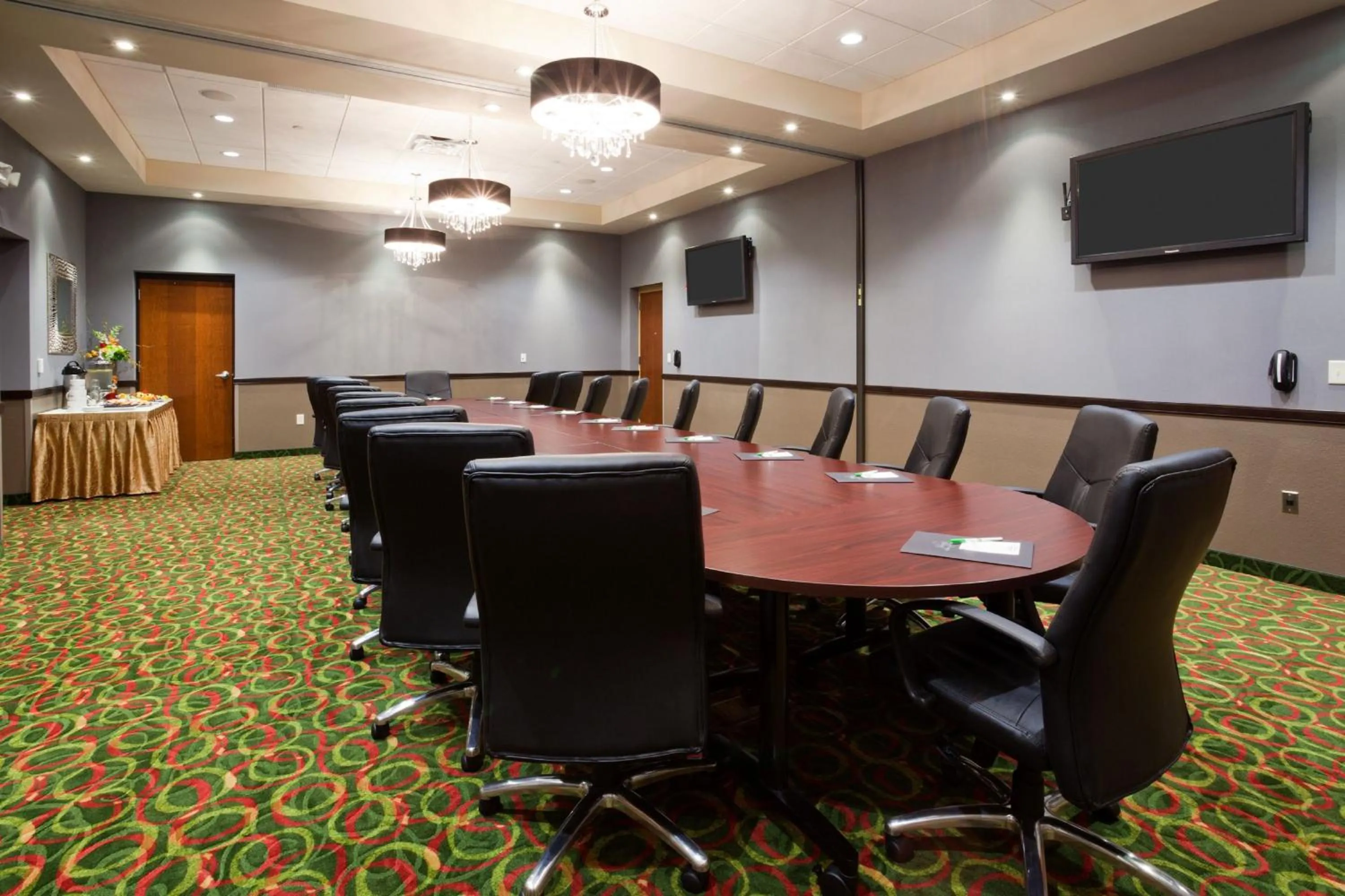 Meeting/conference room in Holiday Inn Eau Claire South I-94 by IHG