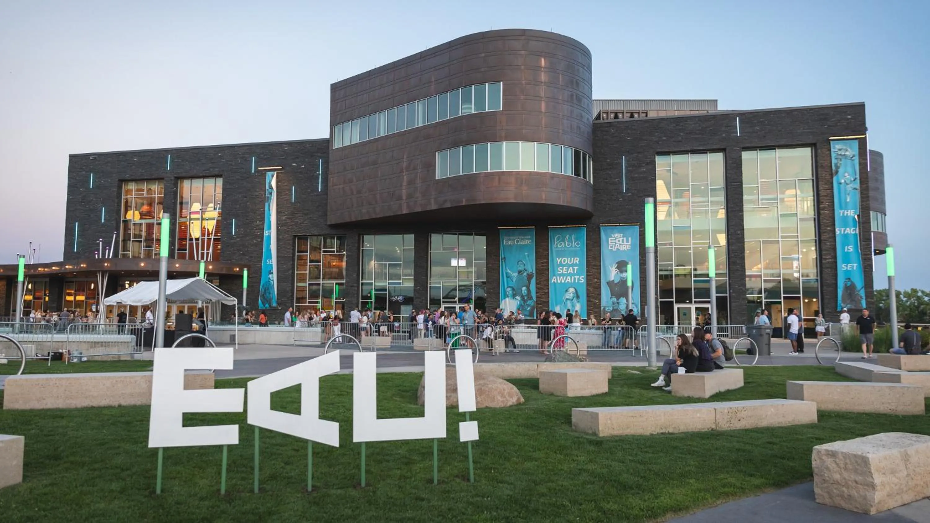 Area and facilities in Holiday Inn Eau Claire South I-94 by IHG