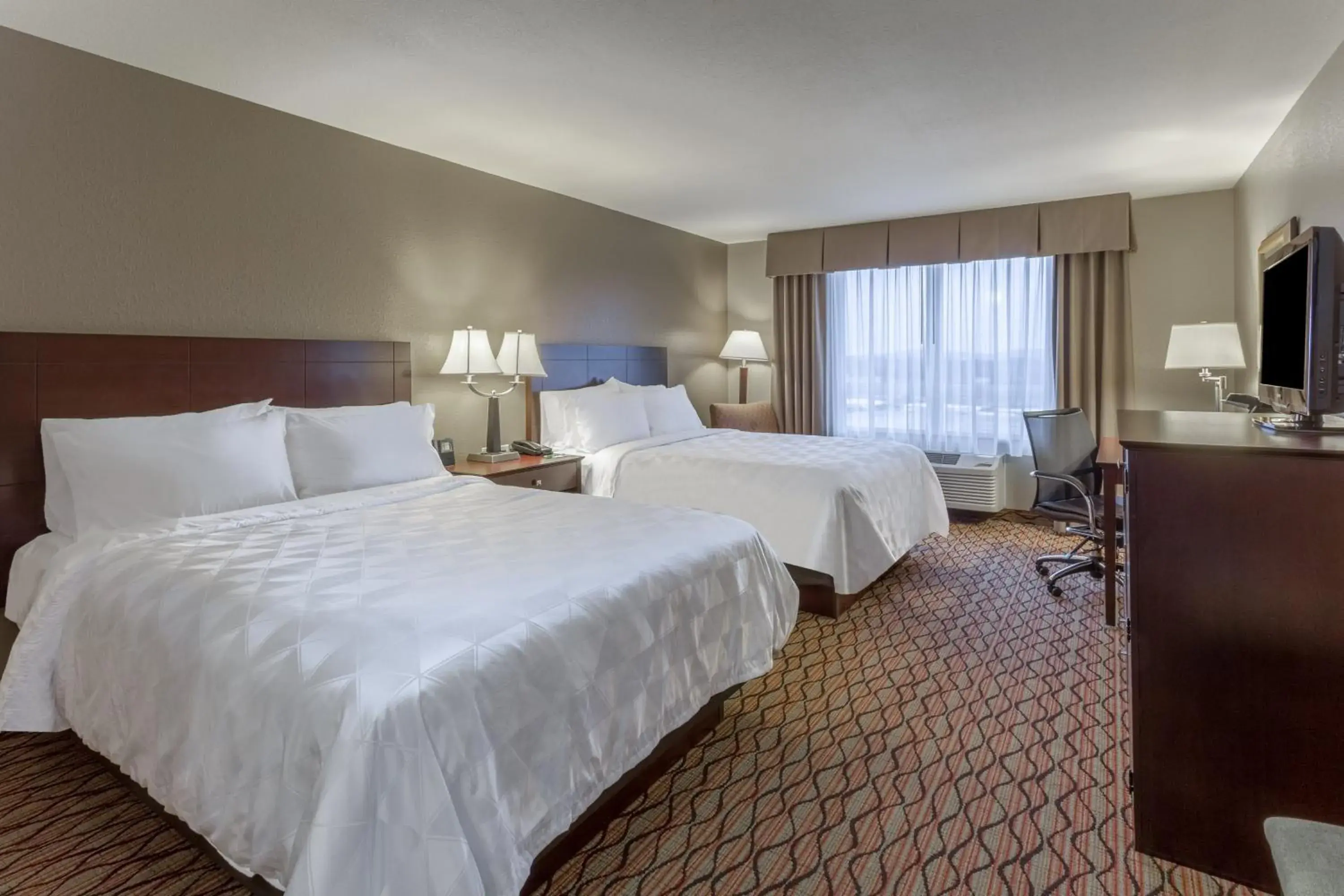 Queen Room with Two Queen Beds - Disability Access in Holiday Inn Eau Claire South I-94 by IHG Queen Room with Two Queen Beds - Disability Access in Holiday Inn Eau Claire South I-94 by IHG