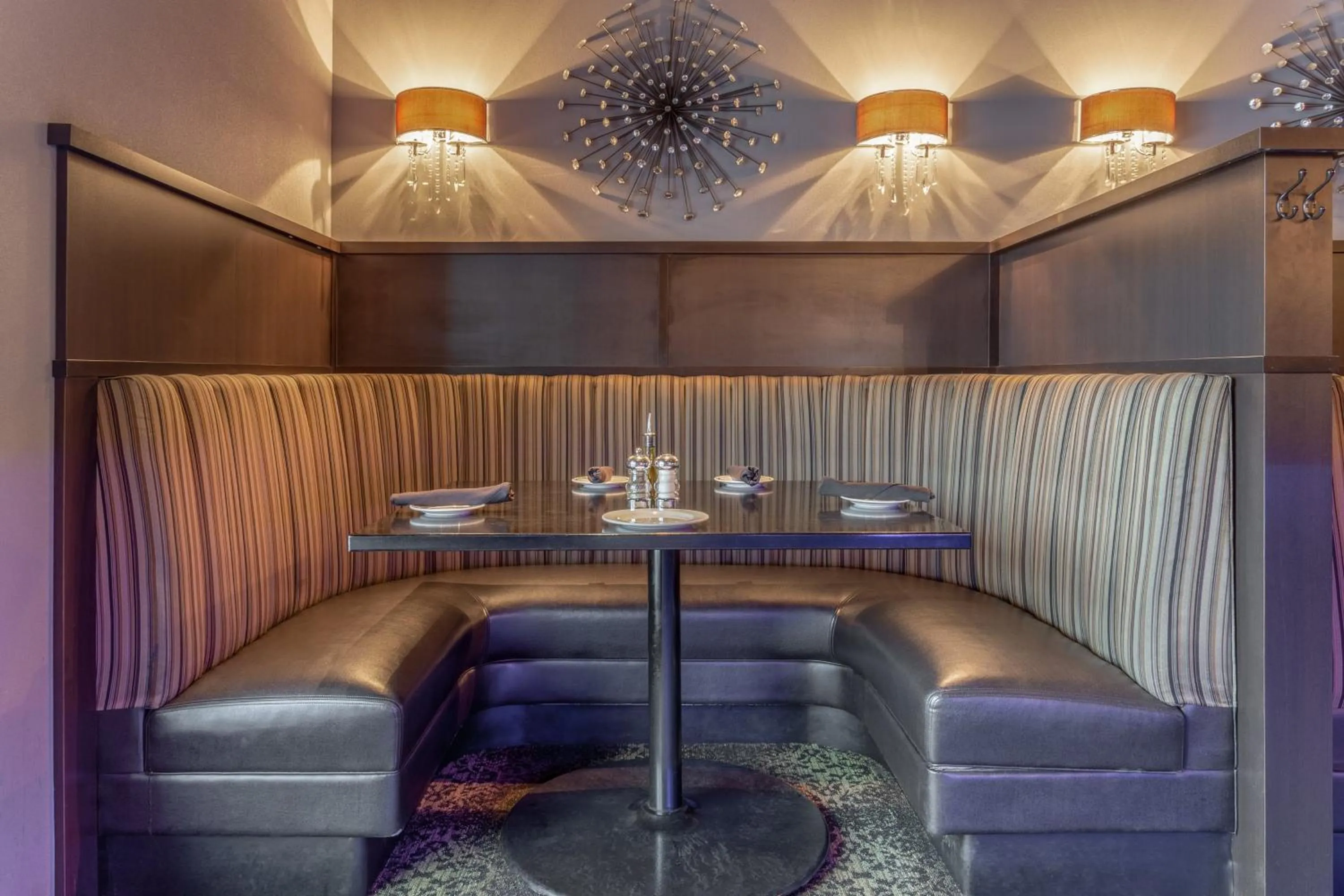 Restaurant/places to eat in Holiday Inn Eau Claire South I-94 by IHG