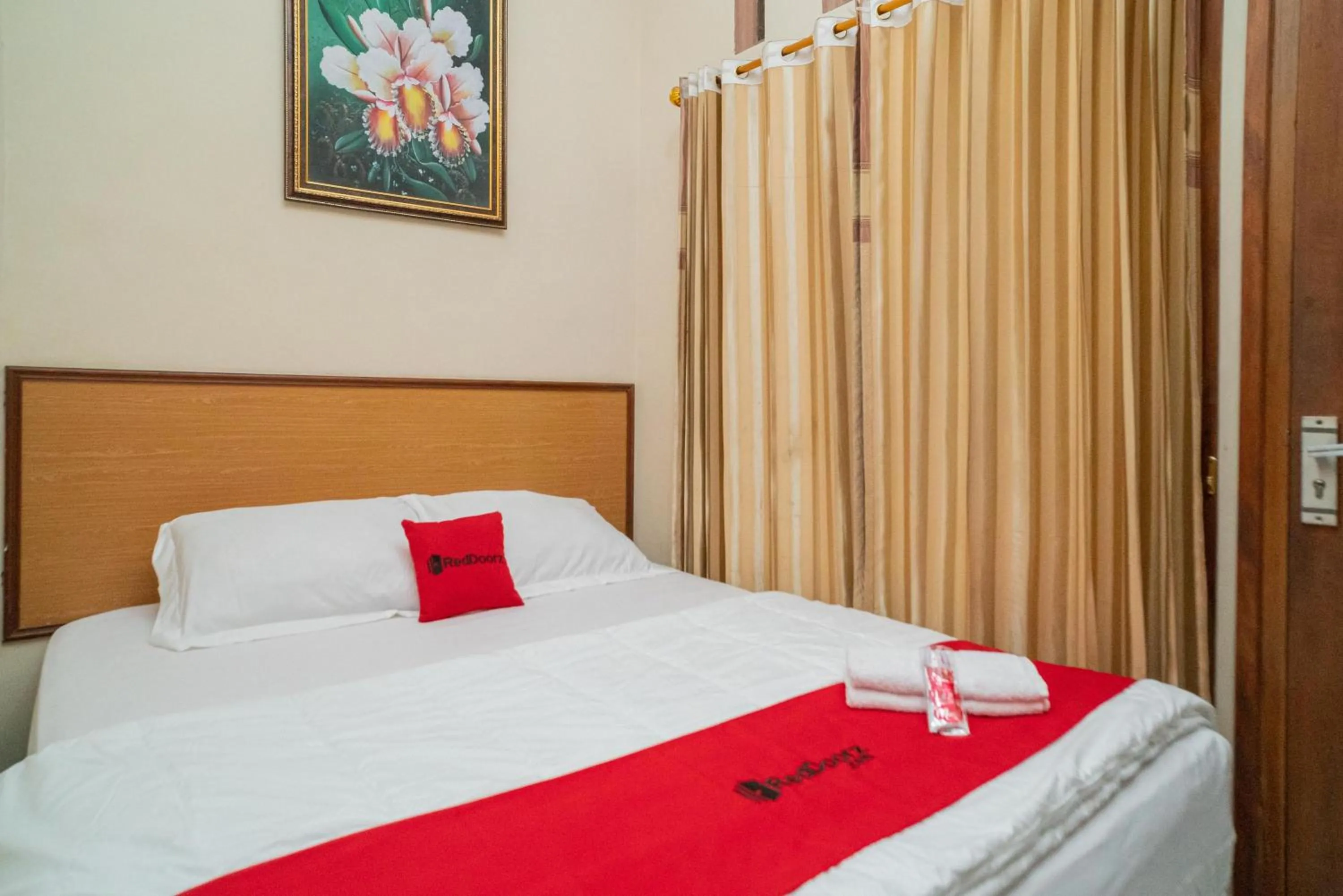 Bedroom, Bed in RedDoorz At Villa Akbar 3