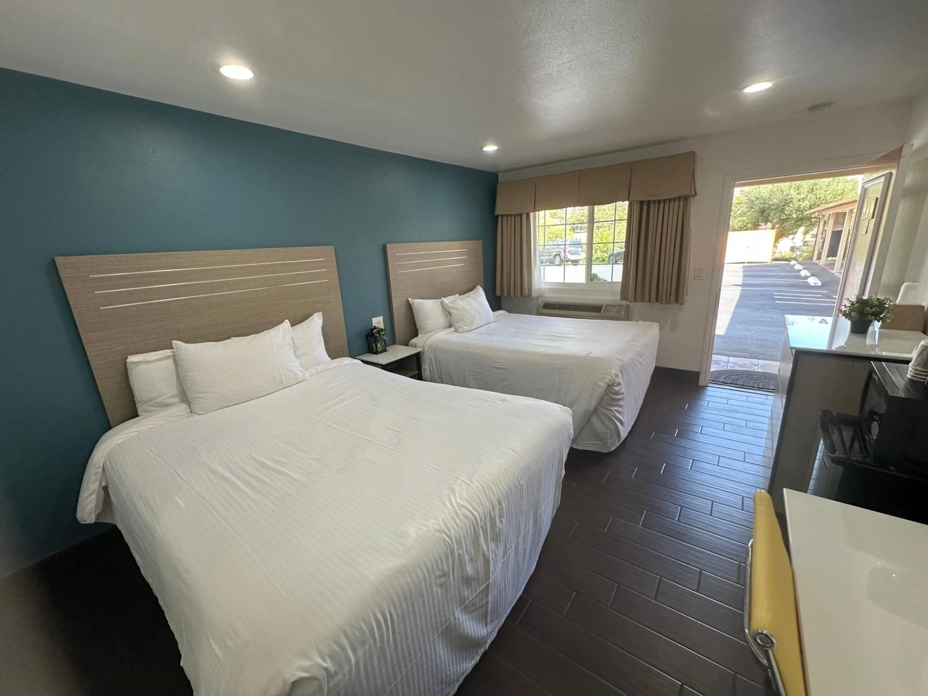 Bed in Town and Country Inn