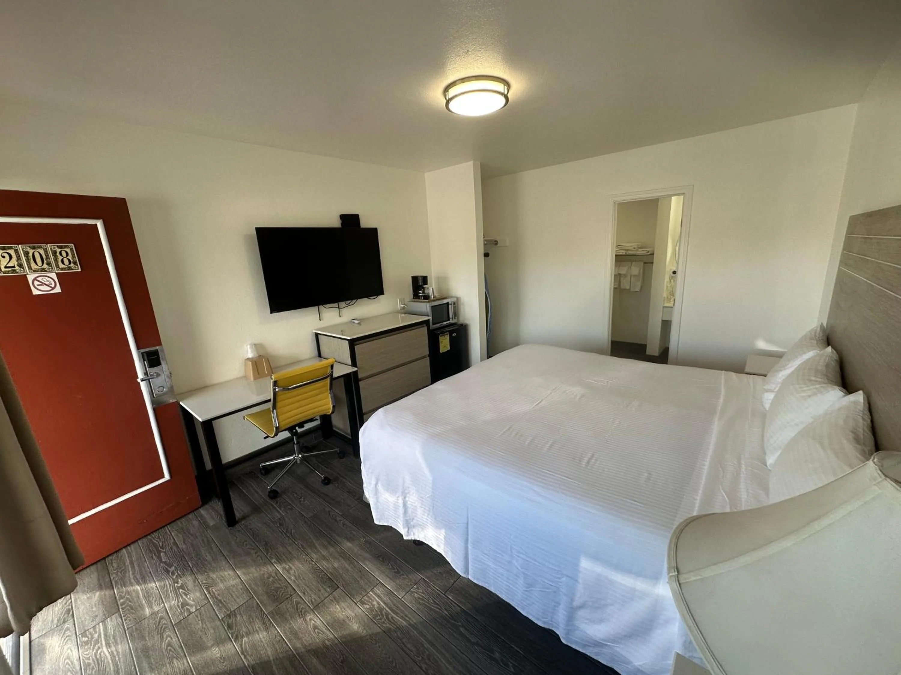 Bed in Town and Country Inn