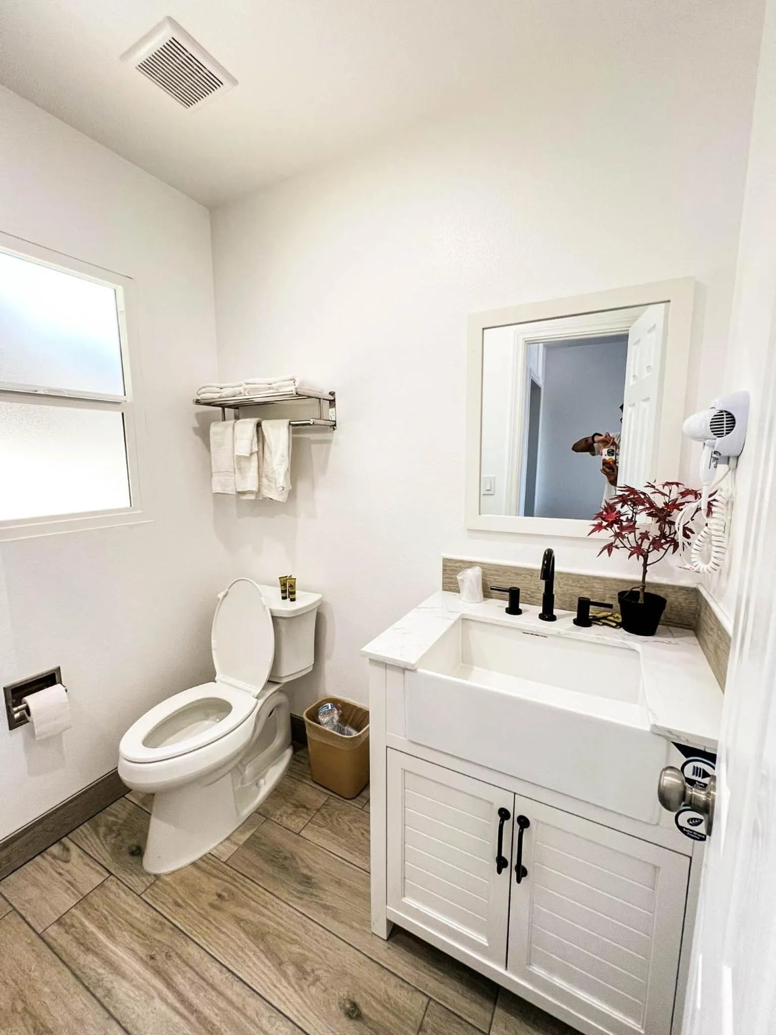 Toilet in Town and Country Inn