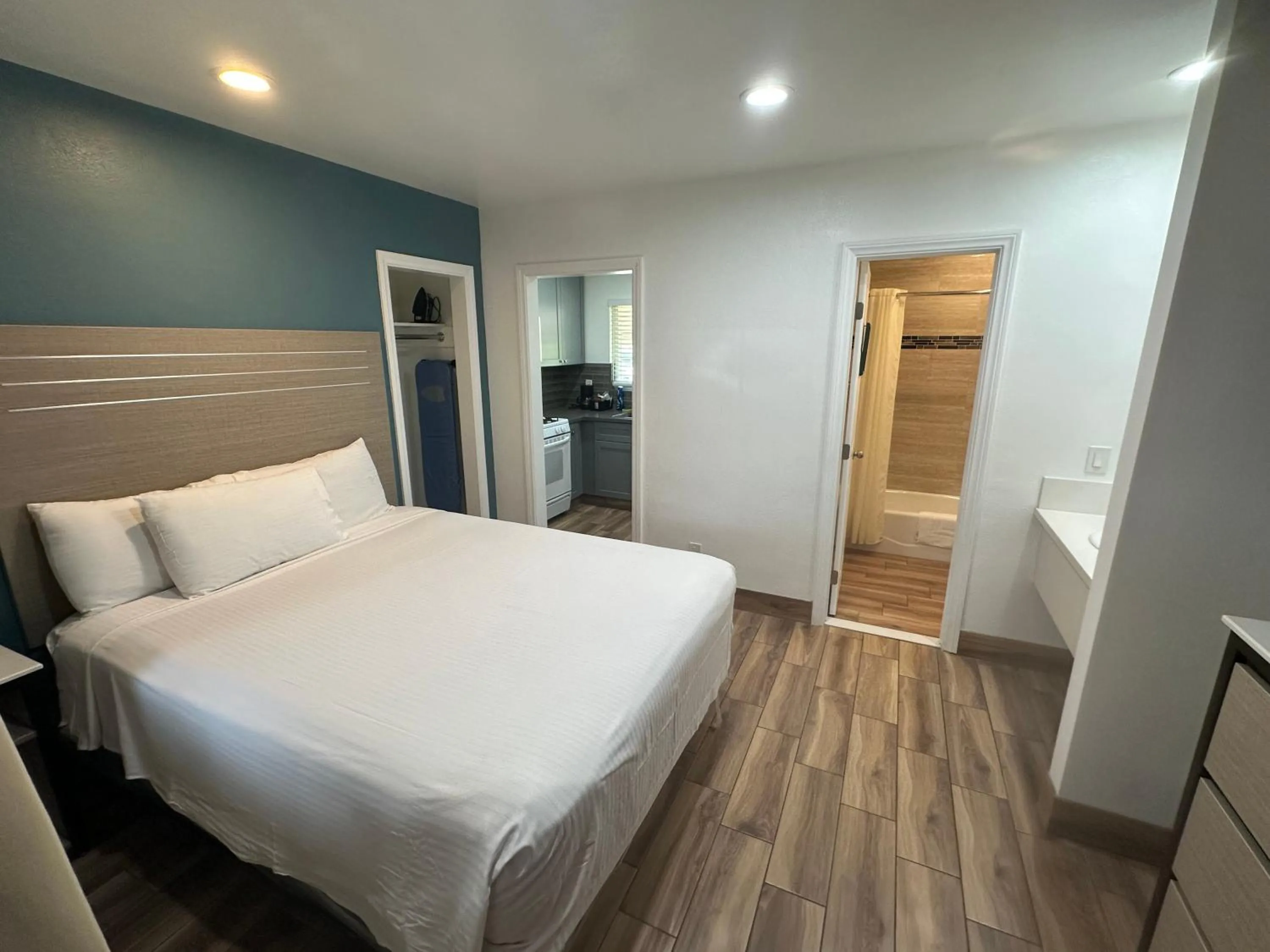 Bed in Town and Country Inn