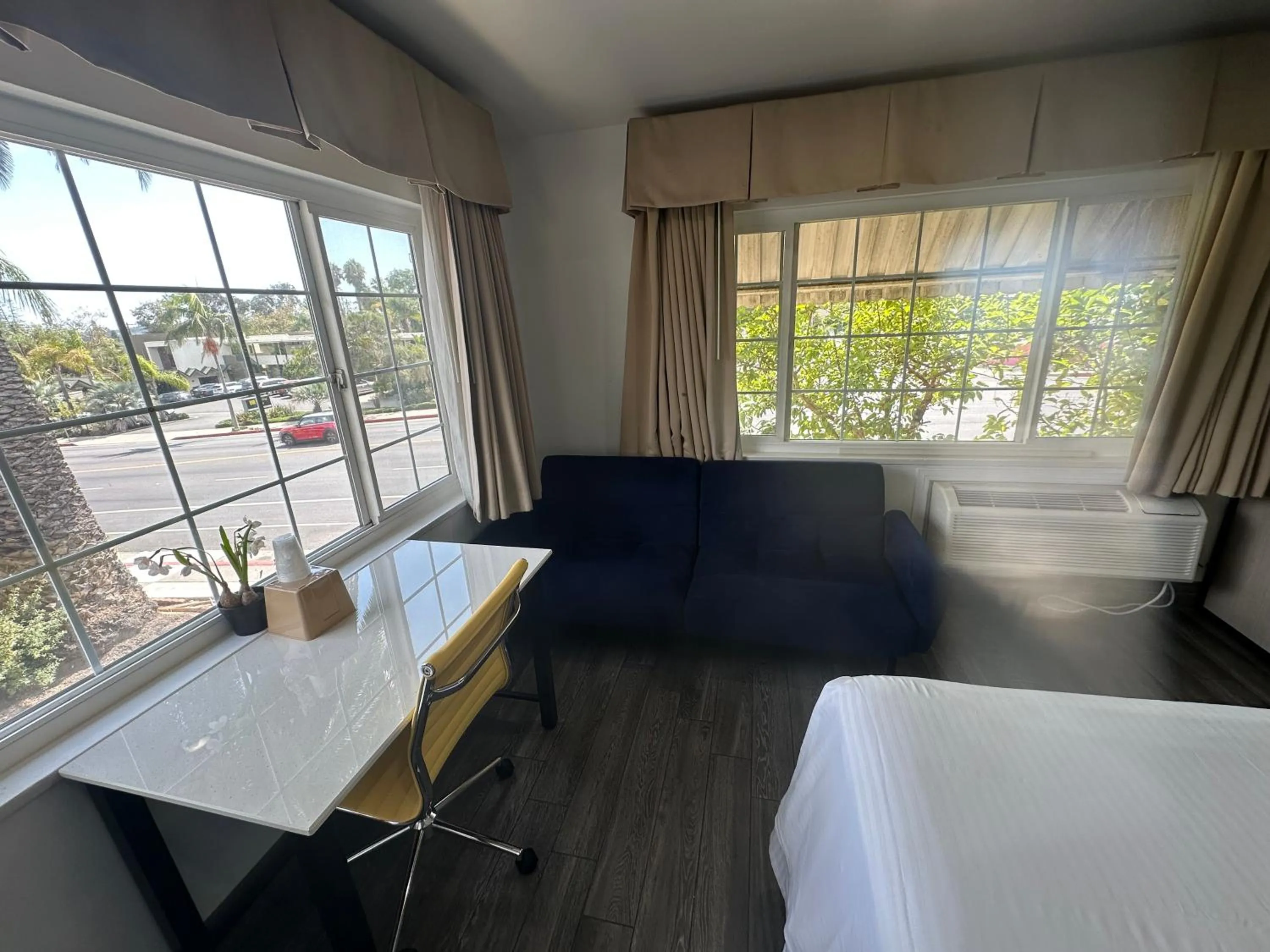 Bed in Town and Country Inn