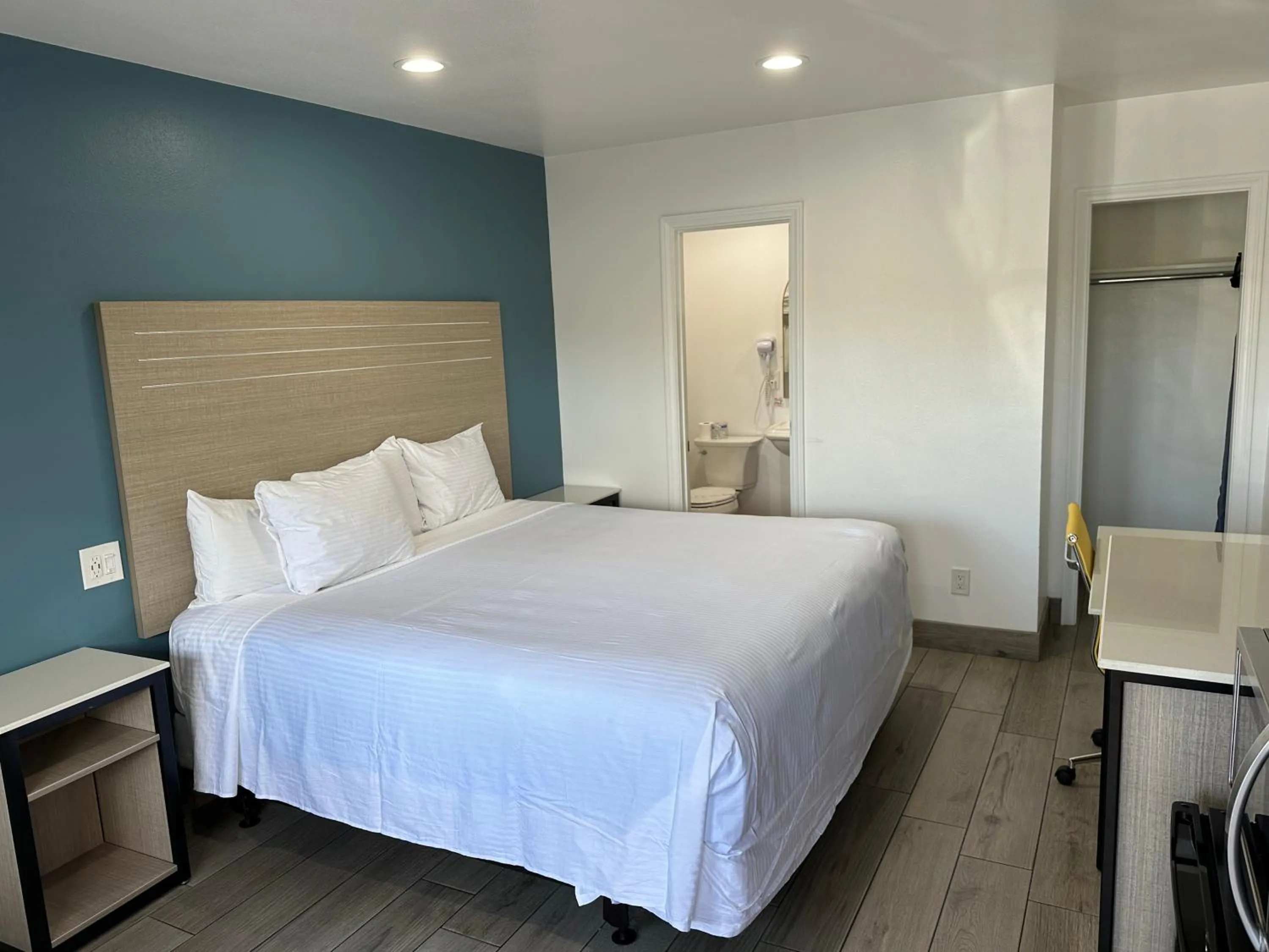 Bed in Town and Country Inn