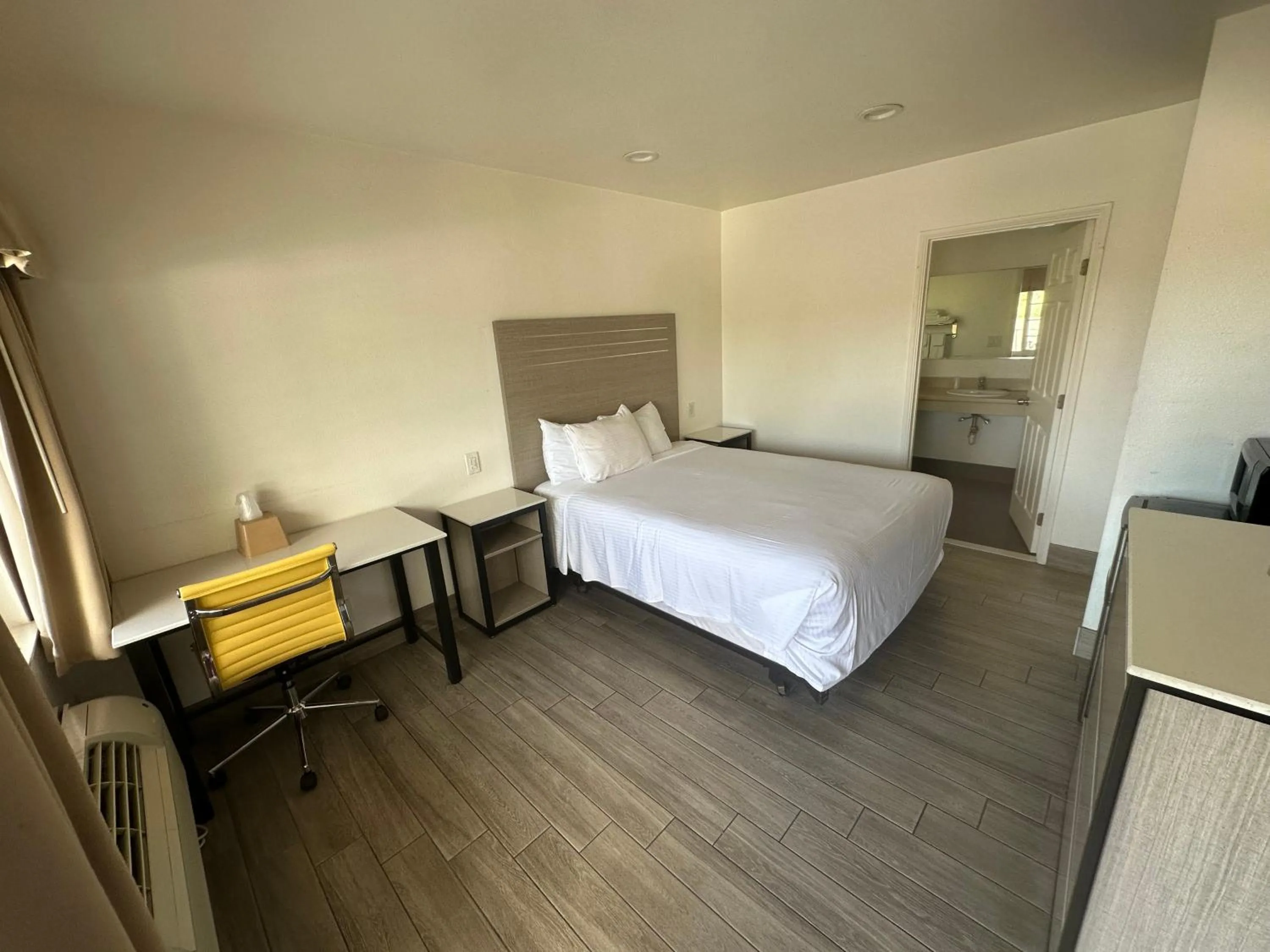 Bed in Town and Country Inn