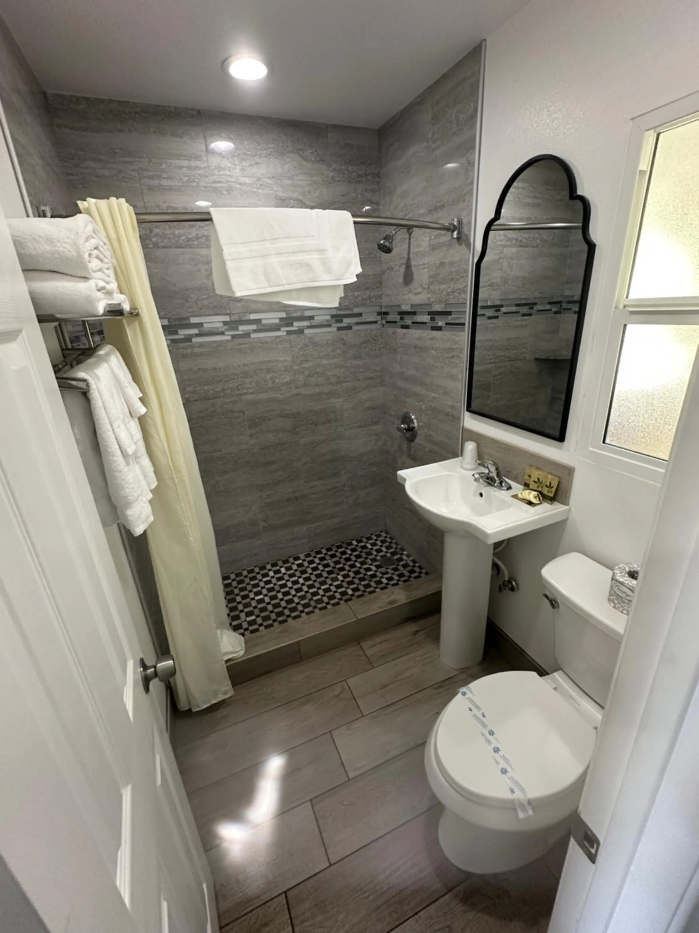 Town and Country Inn