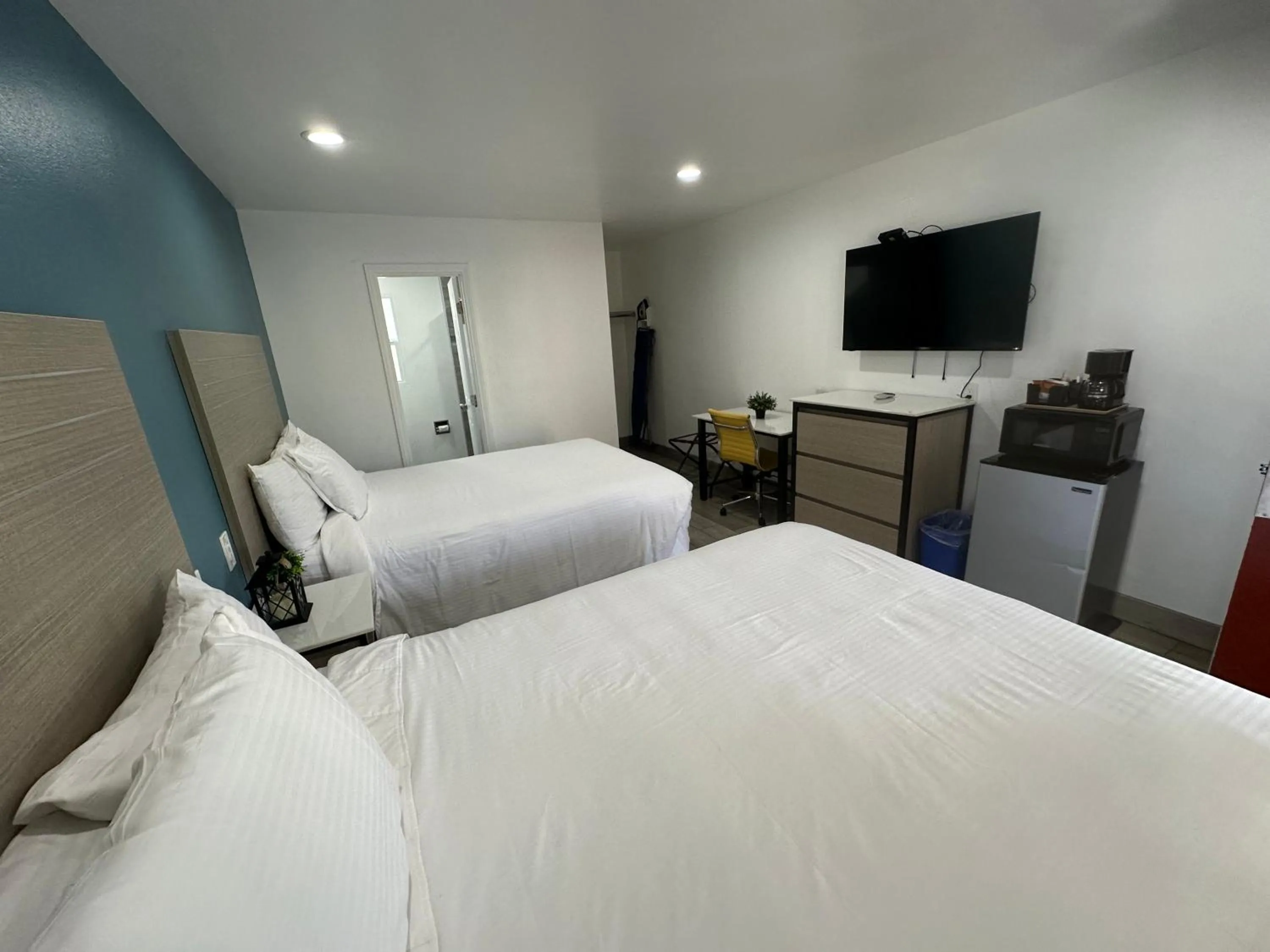 Bed in Town and Country Inn