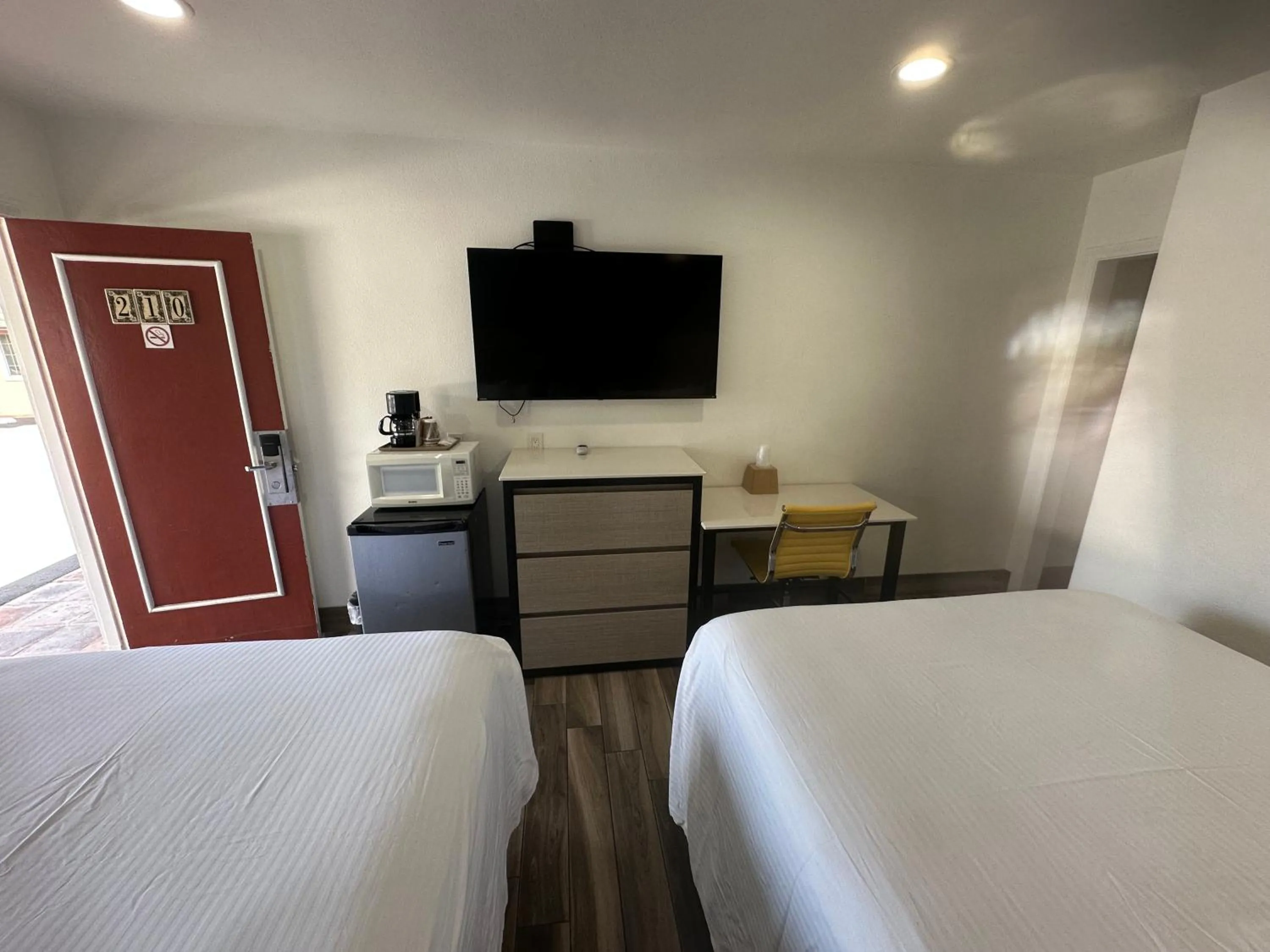 Bed in Town and Country Inn