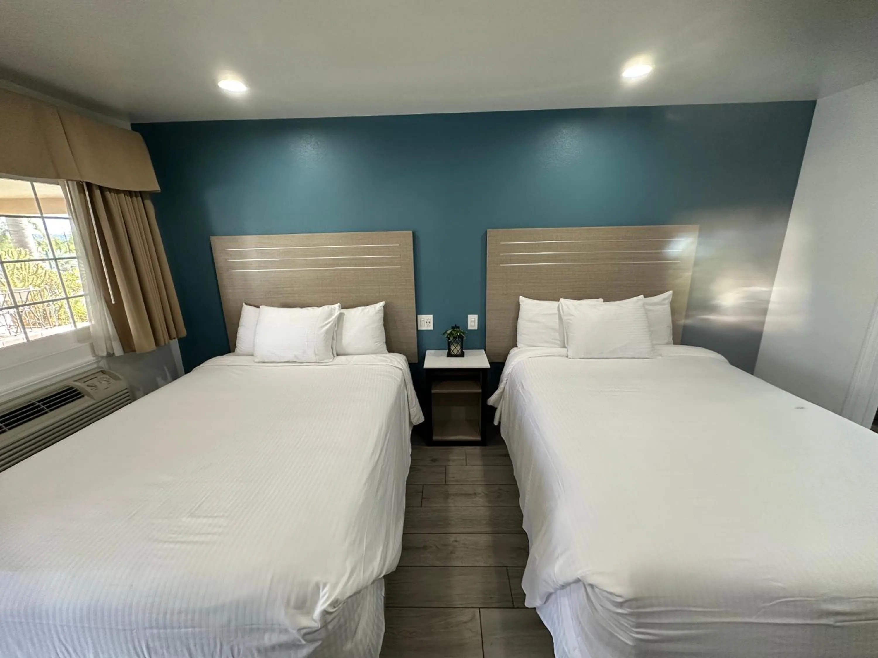 Bed in Town and Country Inn