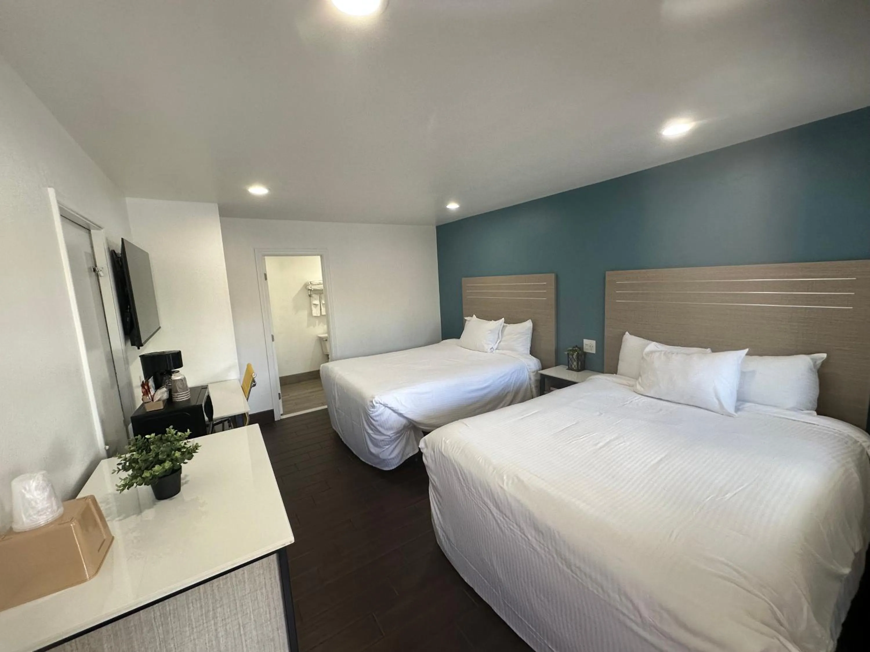 Bed in Town and Country Inn