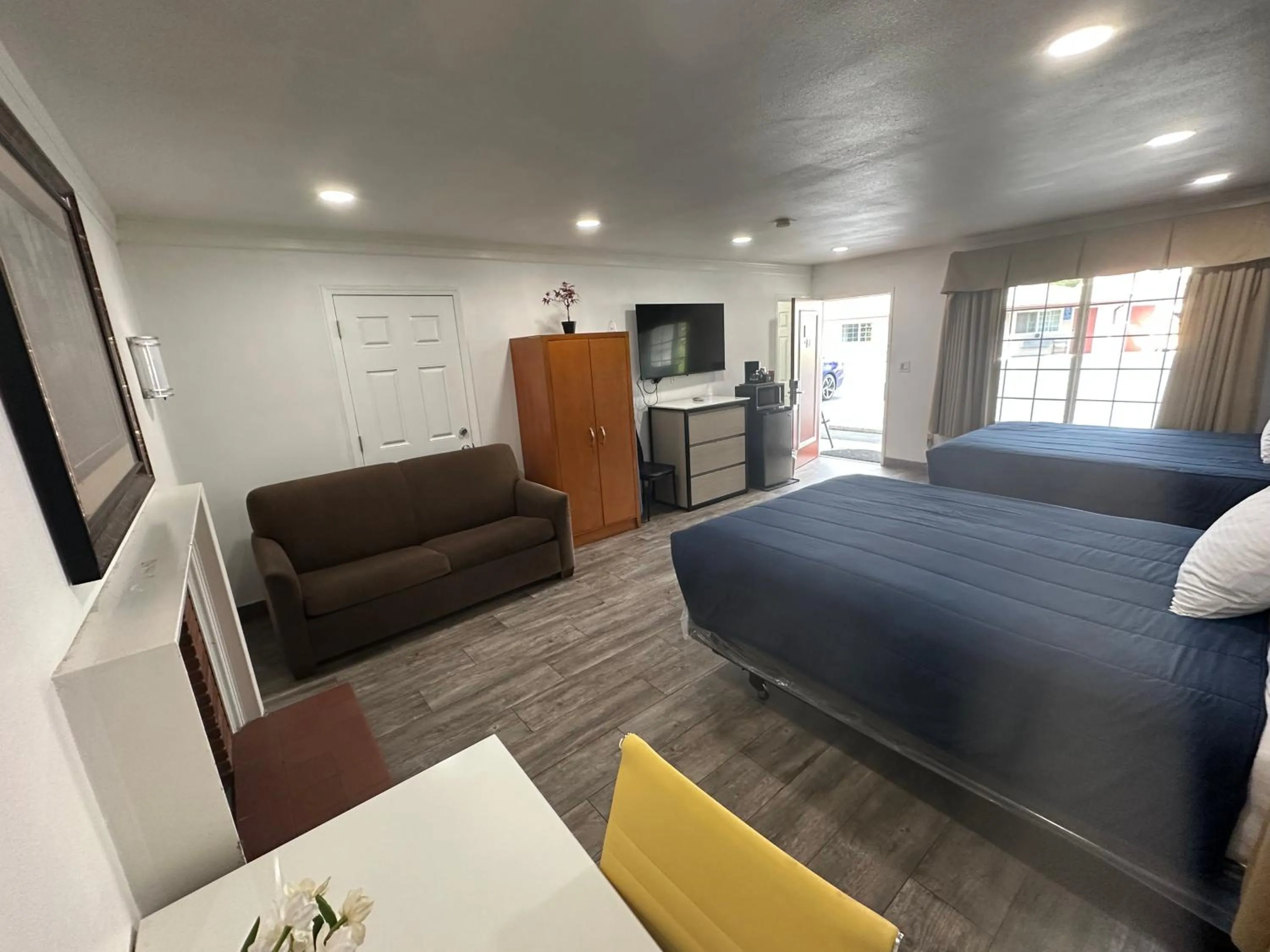 Bed in Town and Country Inn