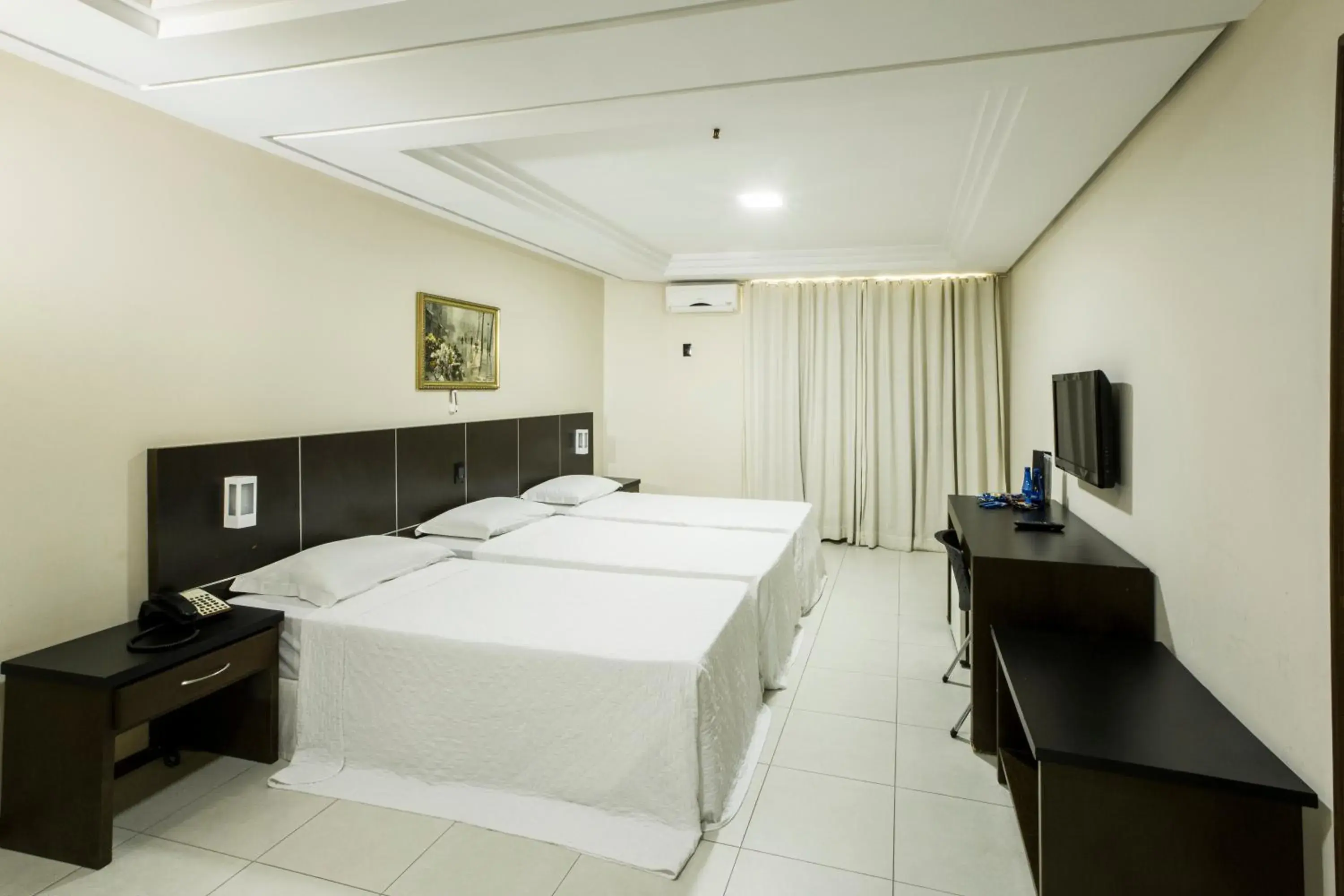 Triple Room in Crystal Plaza Hotel Triple Room in Crystal Plaza Hotel