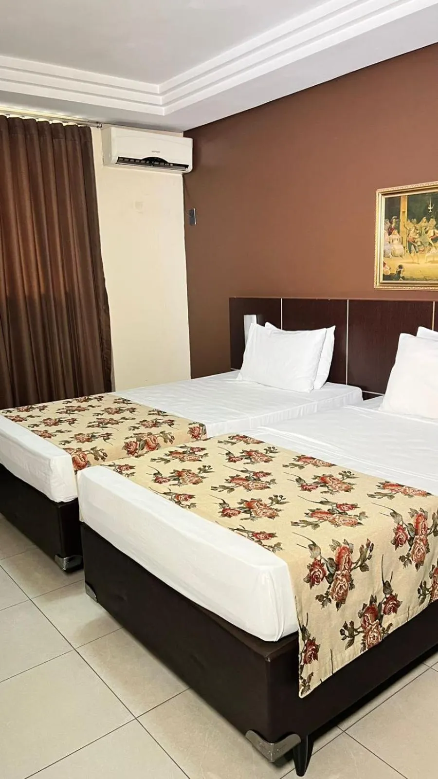 Bed in Crystal Plaza Hotel