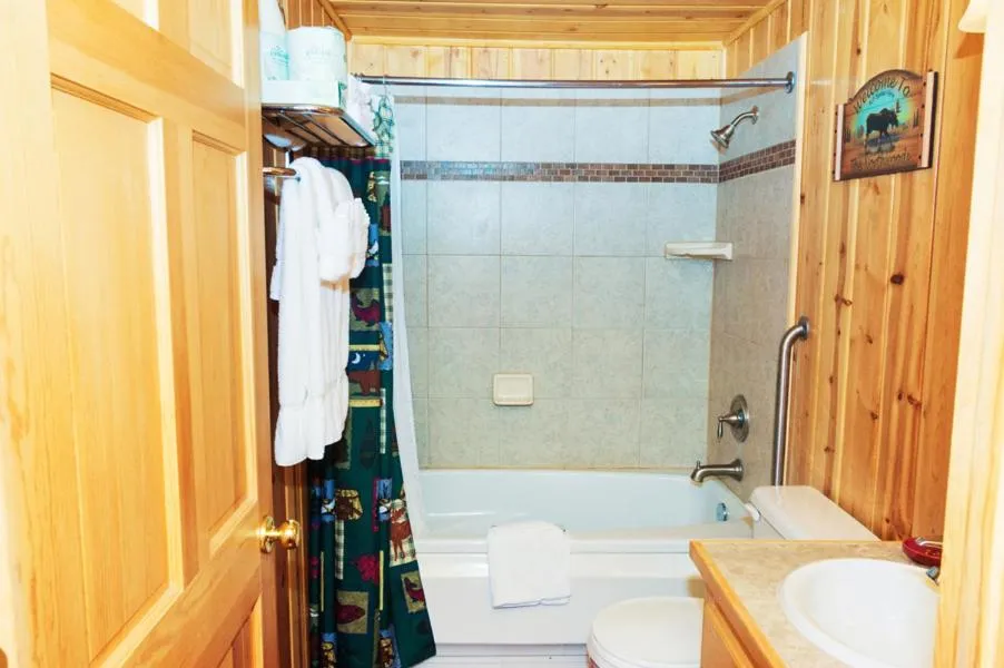 Bathroom in Cabin Creek Inn