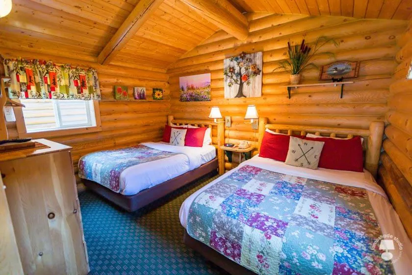 Photo of the whole room, Bed in Cabin Creek Inn