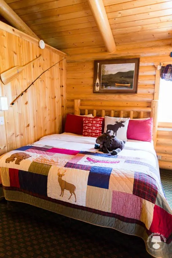 Bed in Cabin Creek Inn