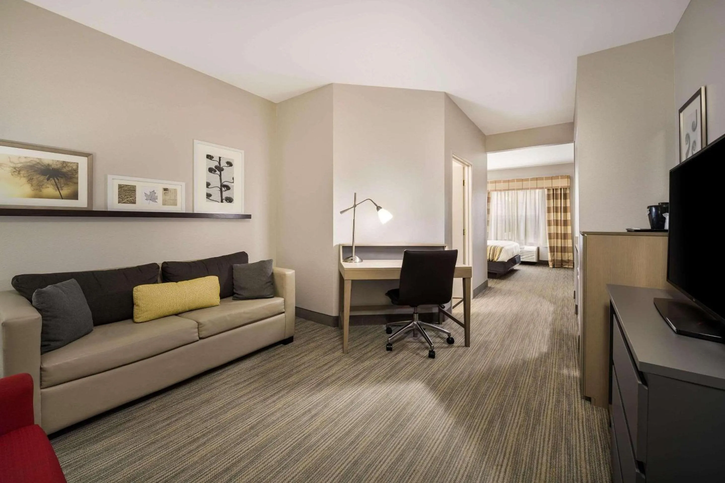 Bedroom in Country Inn & Suites by Radisson, Freeport, IL