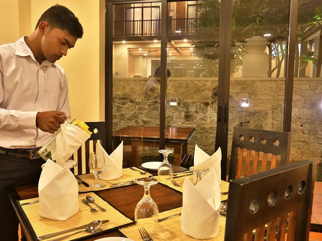 ROYAL KASHYAPA - Habarana