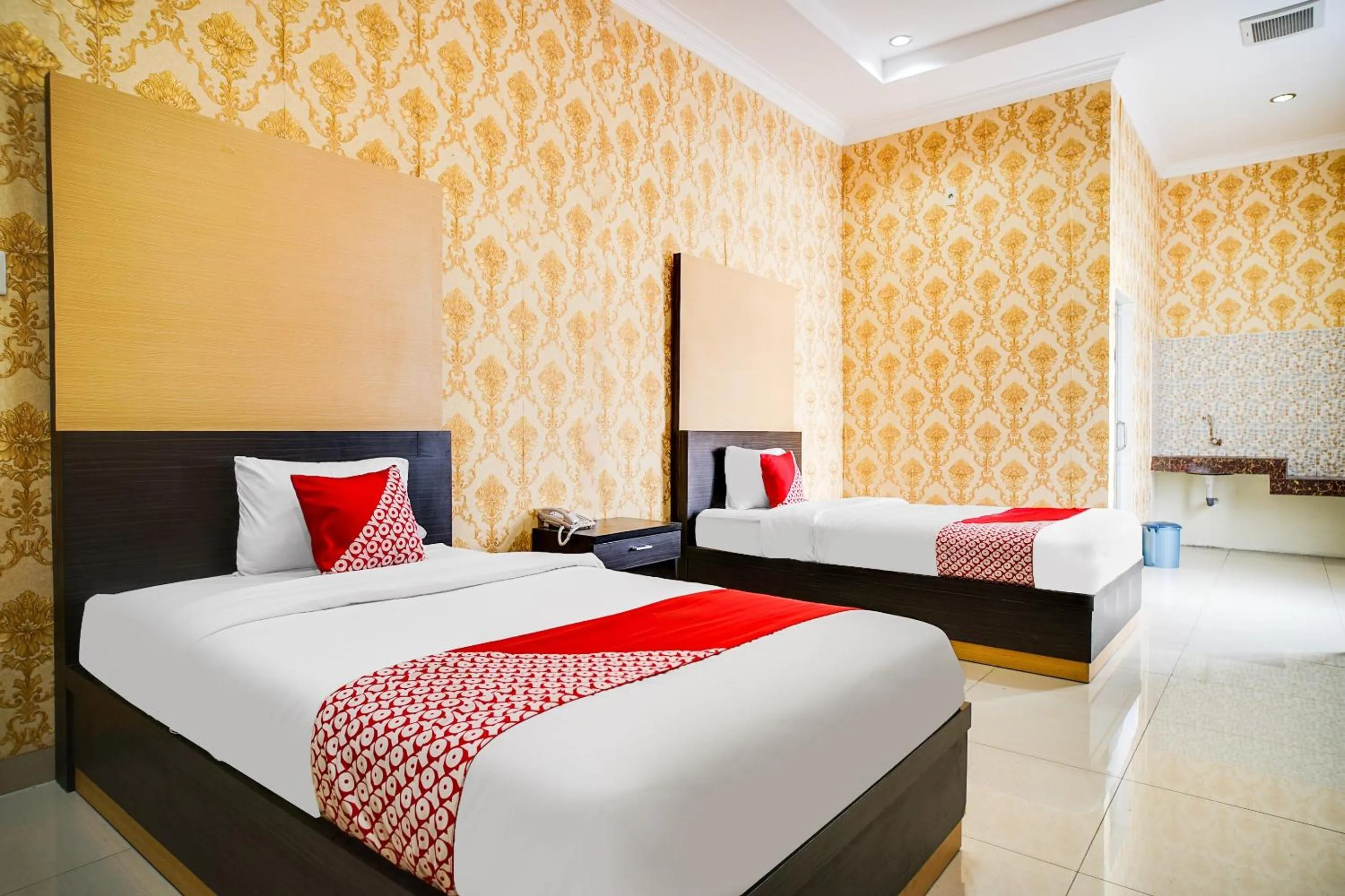 Bedroom in Capital O 540 Esther Hotel