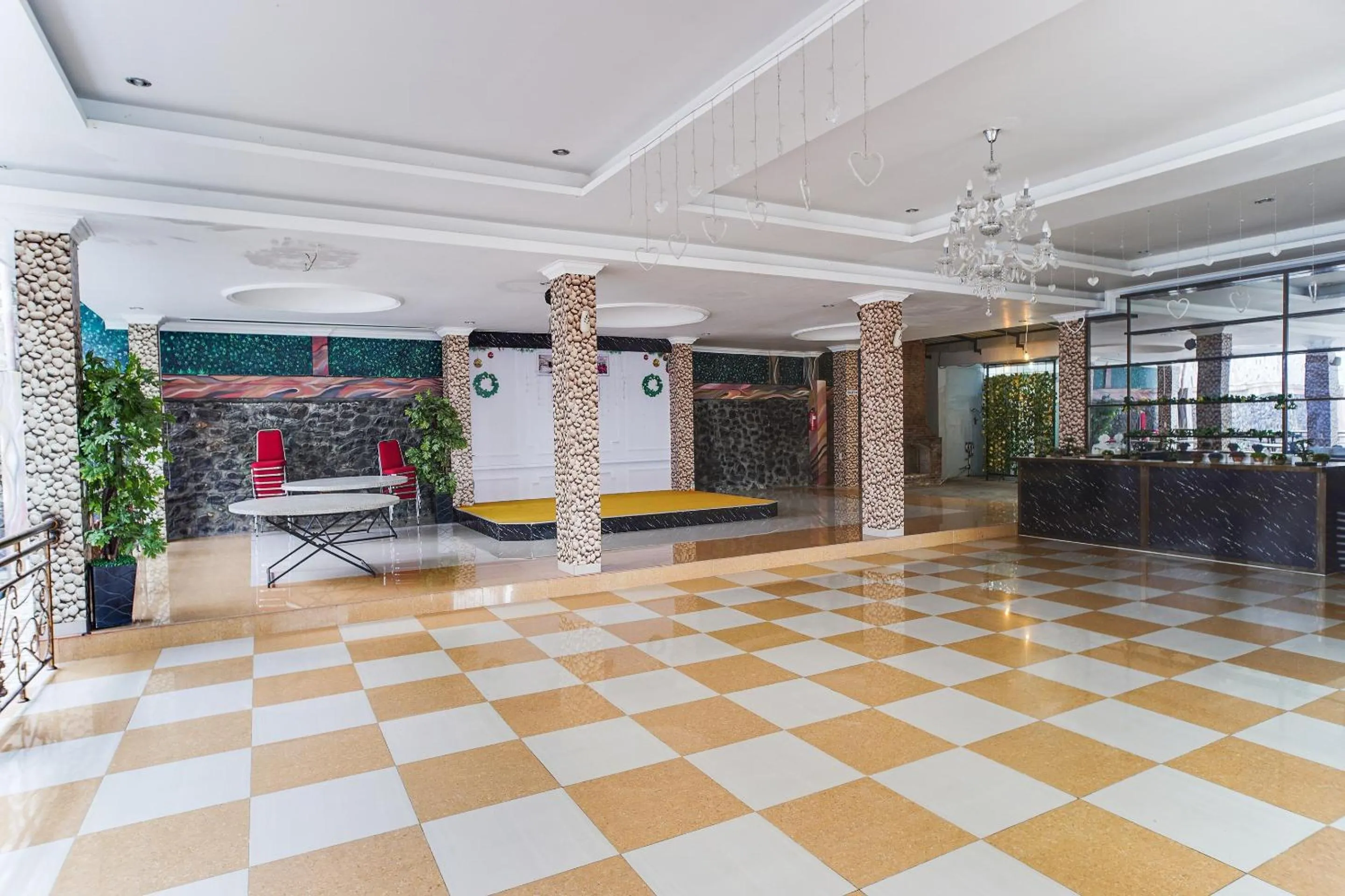 Lobby or reception in Capital O 540 Esther Hotel