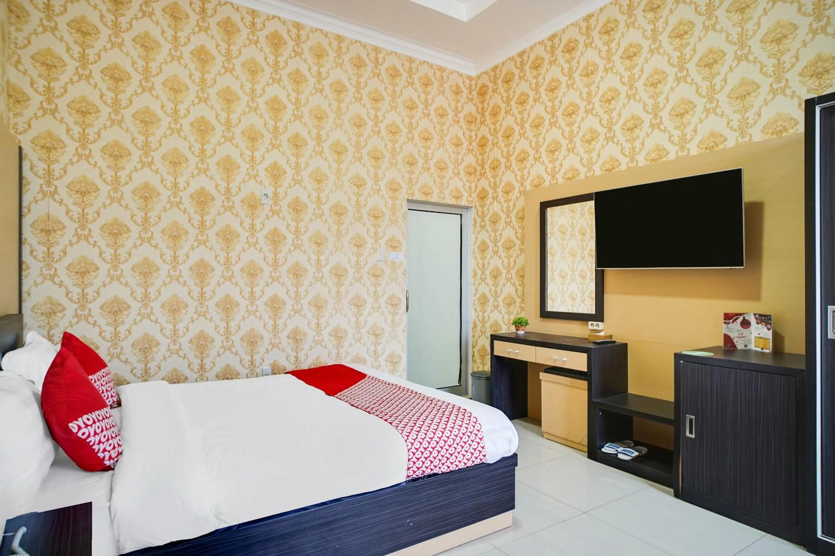 Bedroom in Capital O 540 Esther Hotel