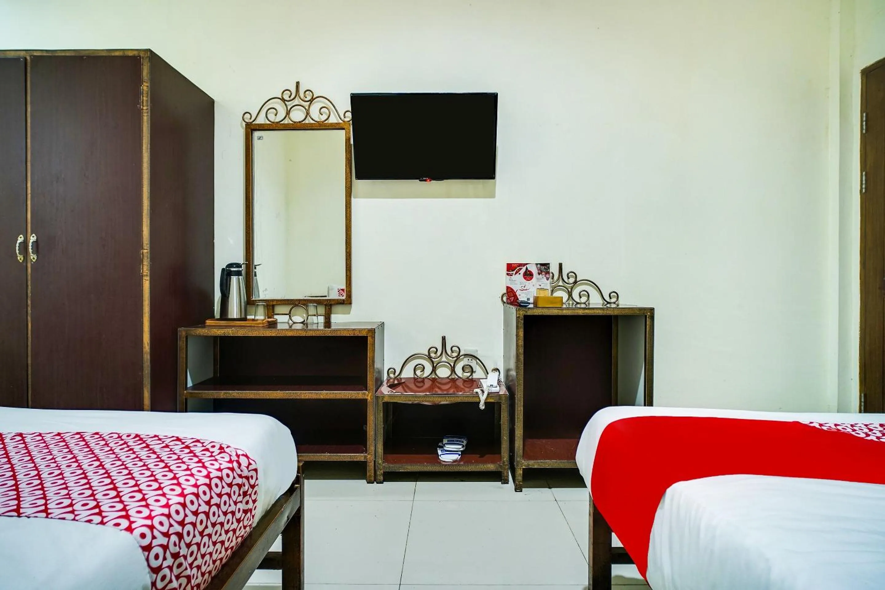 Bedroom in Capital O 540 Esther Hotel