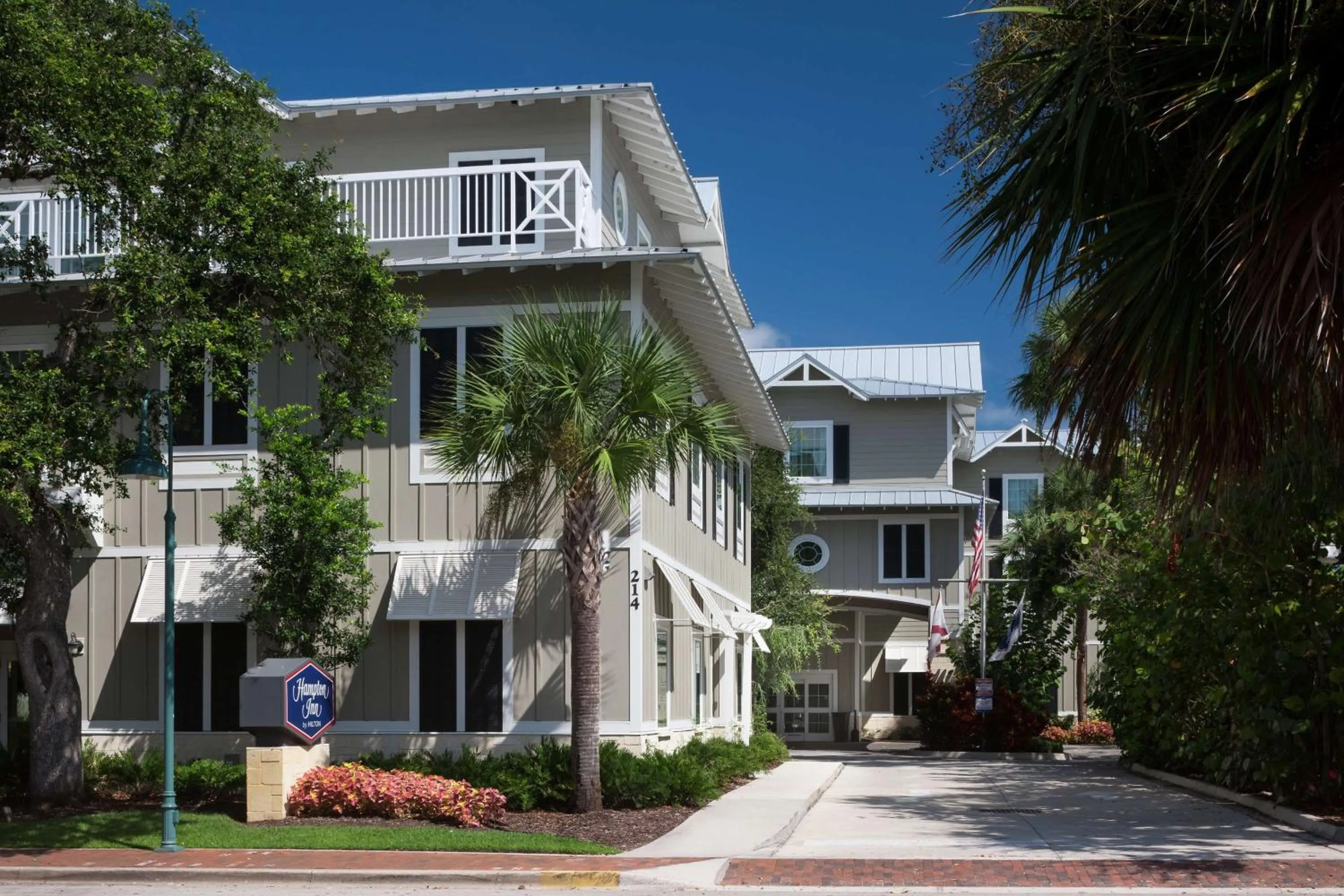 Property building in Hampton Inn New Smyrna Beach