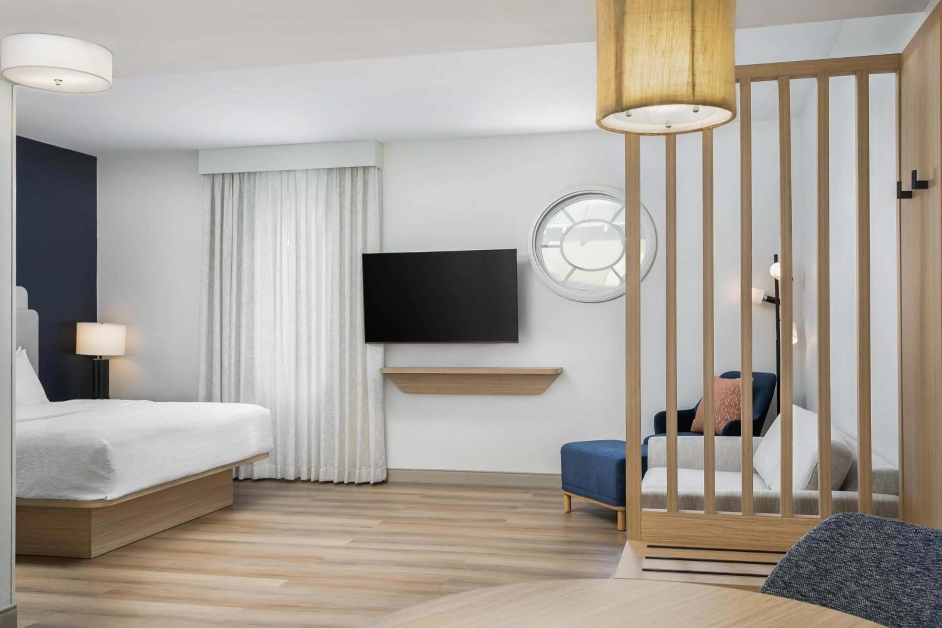 Bedroom, Bed in Hampton Inn New Smyrna Beach