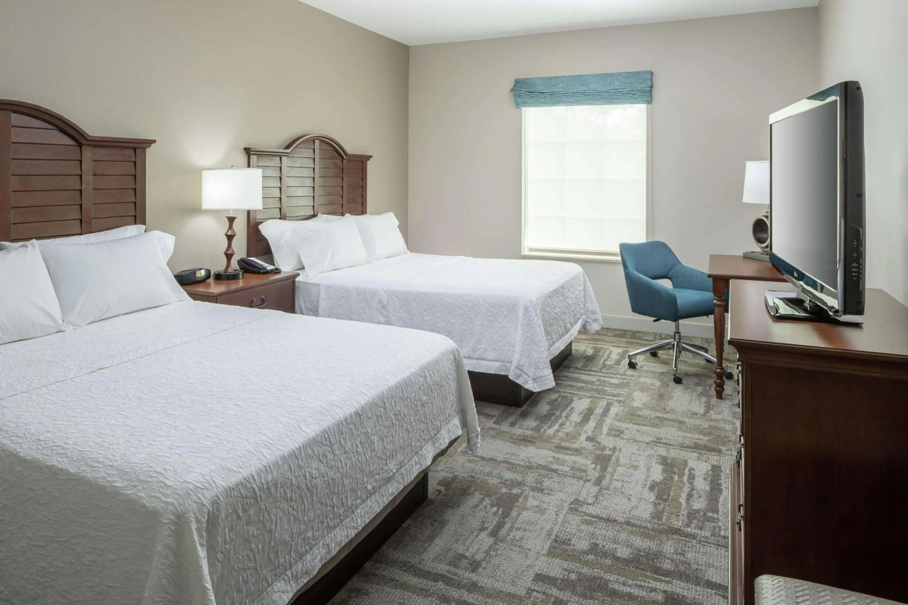 Bedroom, Bed in Hampton Inn New Smyrna Beach