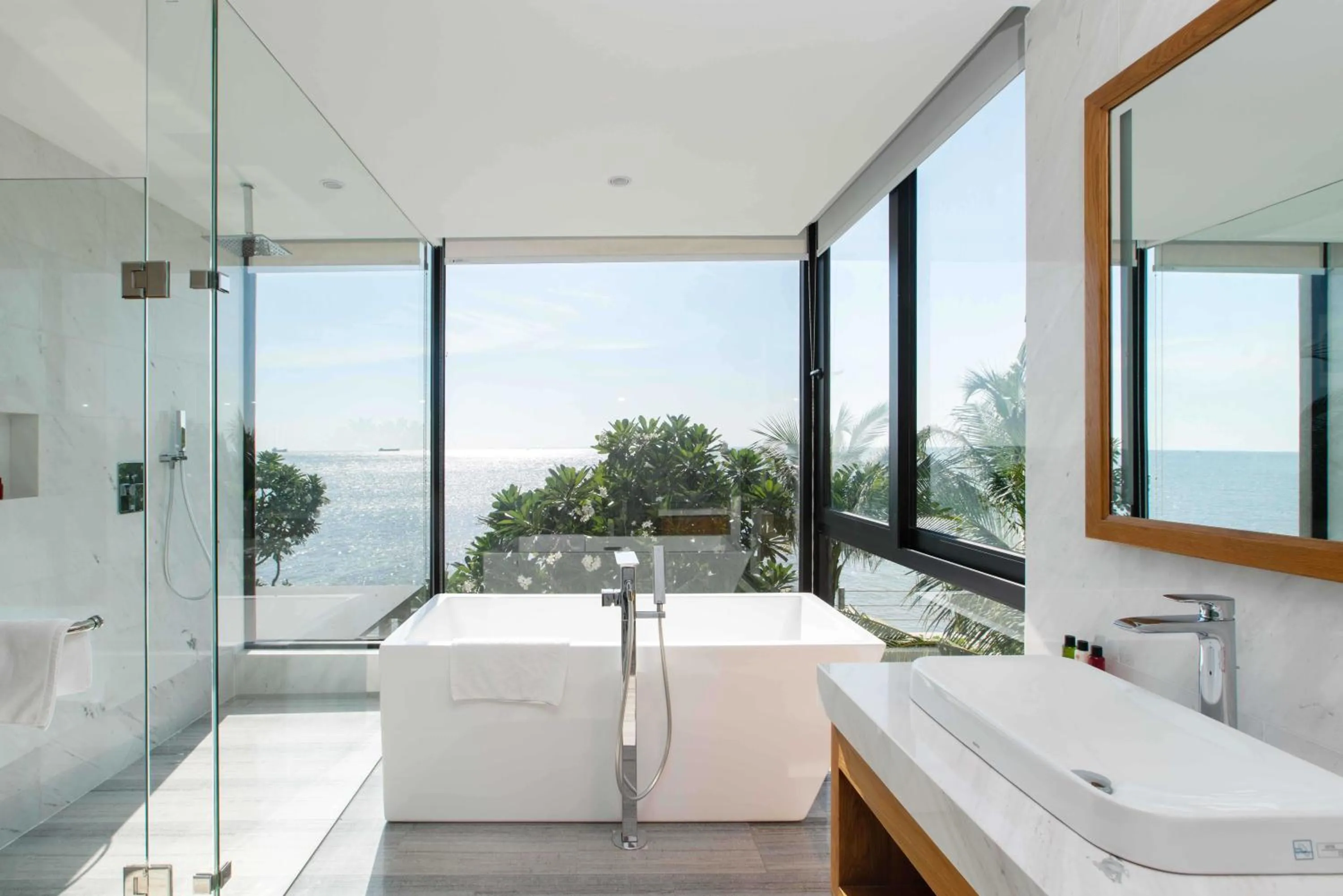 Shower in Marina Bay Vung Tau Resort & Spa