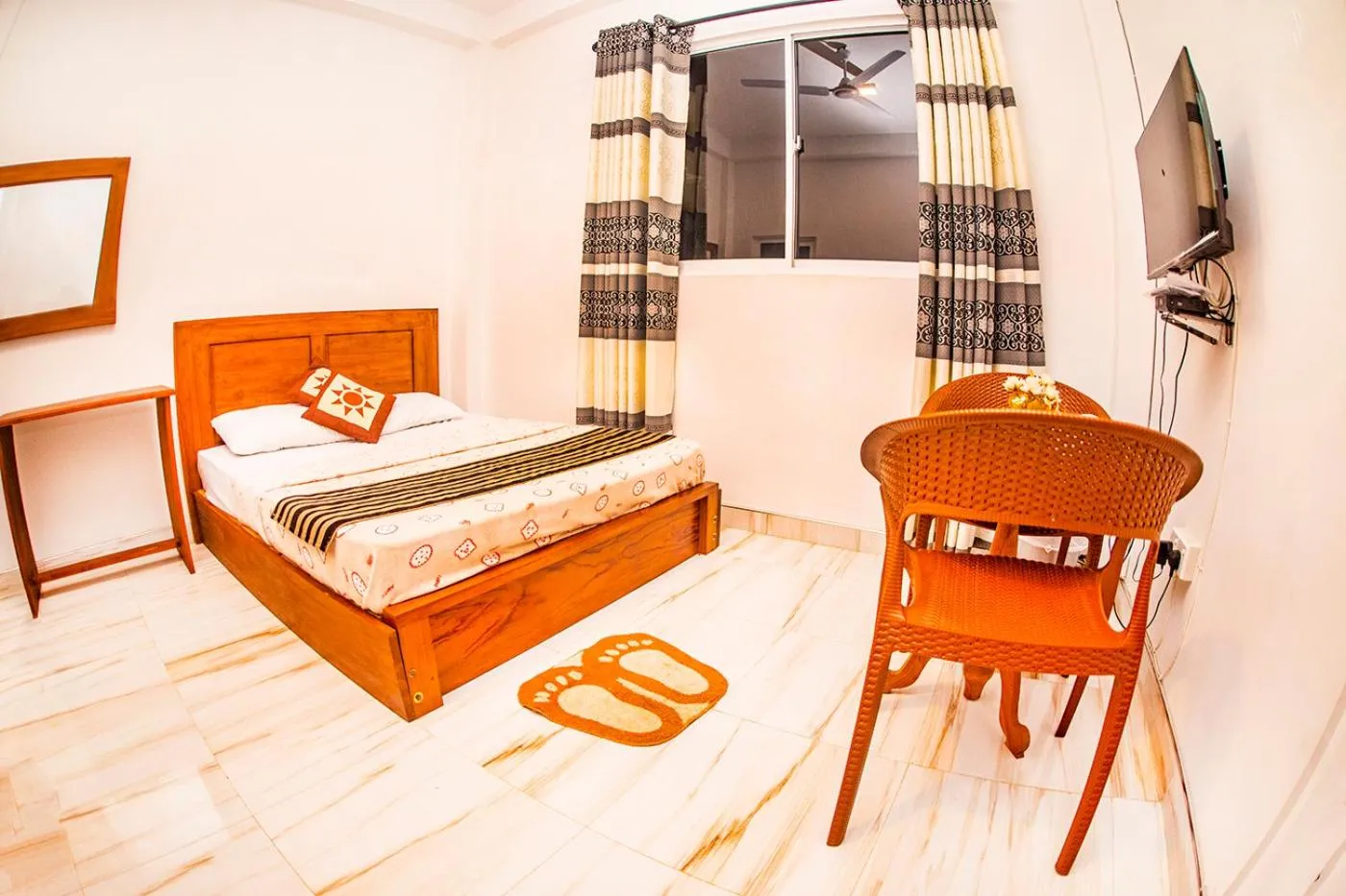 Photo of the whole room, Bed in Top Mountain Resort