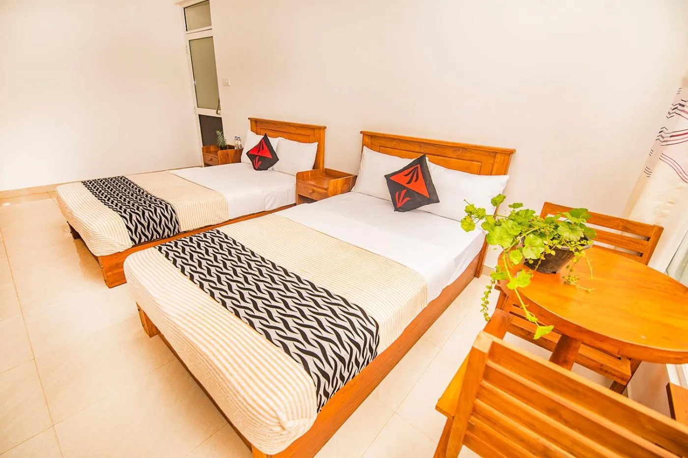 Photo of the whole room, Bed in Top Mountain Resort