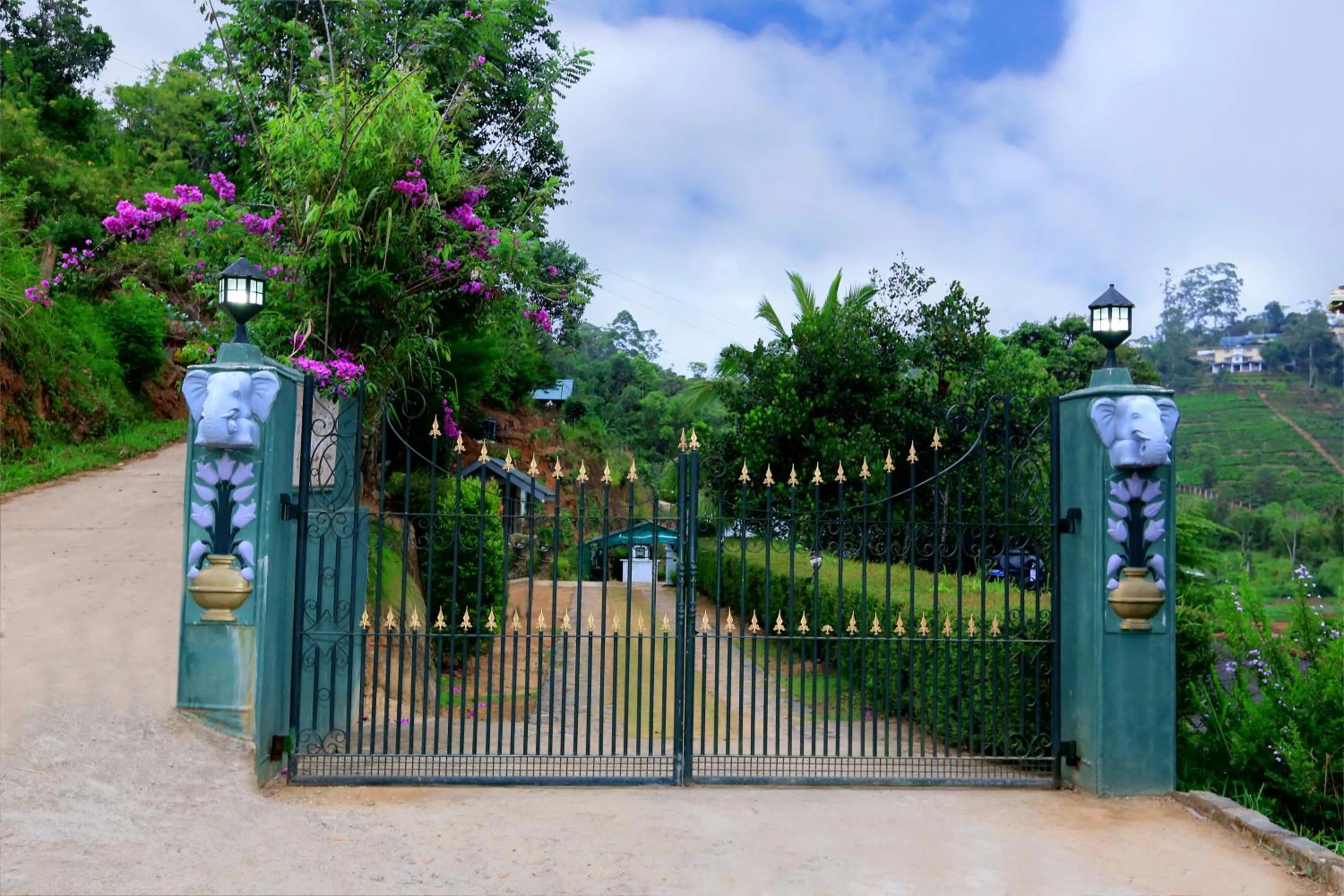Facade/entrance in Top Mountain Resort
