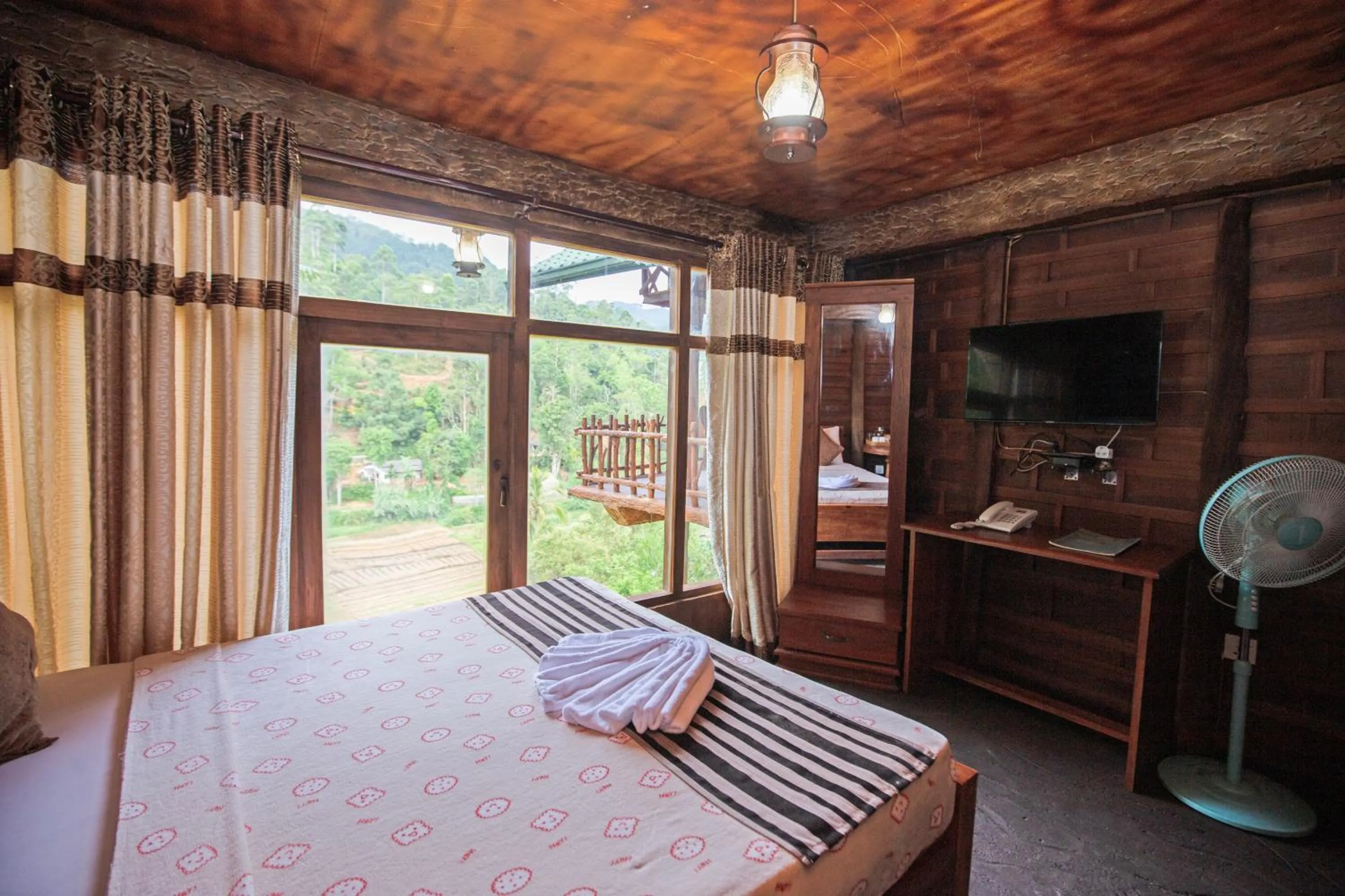 Bedroom, Bed in Top Mountain Resort
