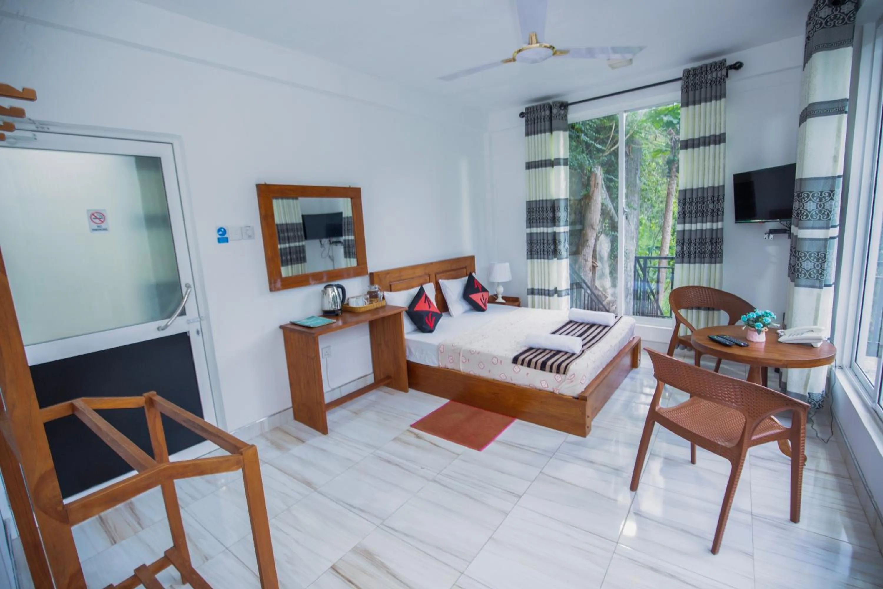 Bedroom, Bed in Top Mountain Resort