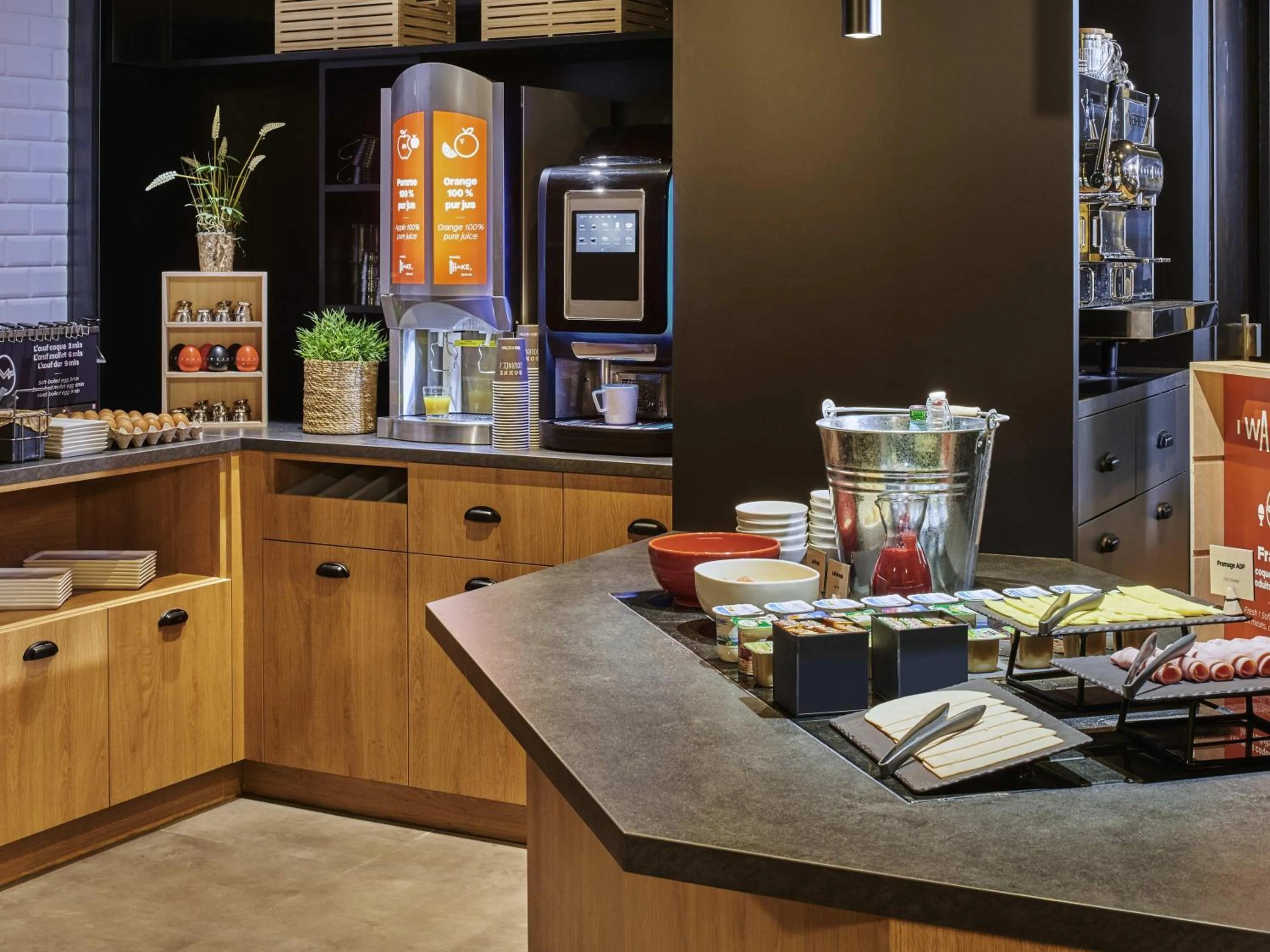 Breakfast in ibis Clamart Paris Velizy