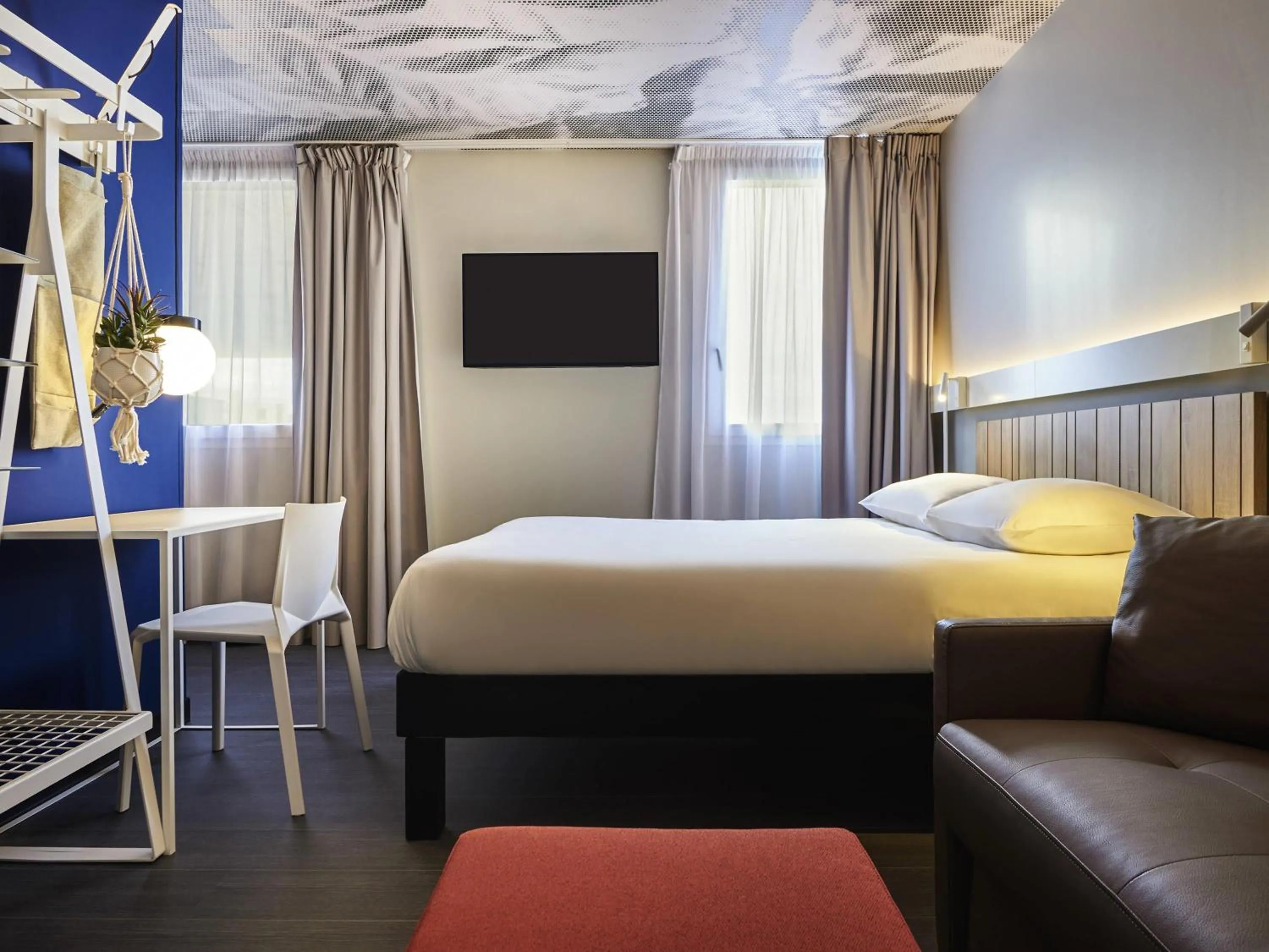 Bedroom, Bed in ibis Clamart Paris Velizy