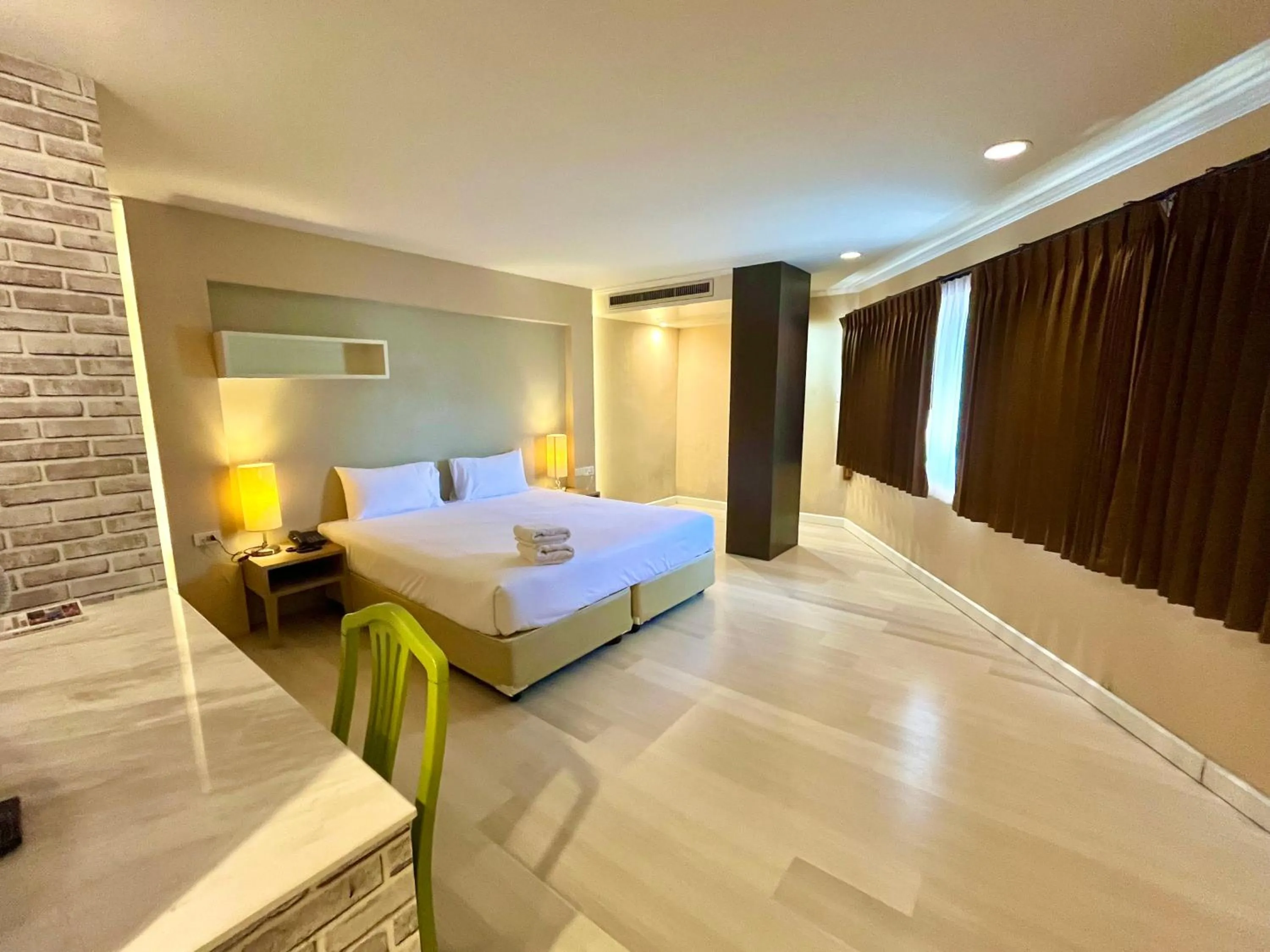 Bedroom, Bed in Friendlytel Hotel