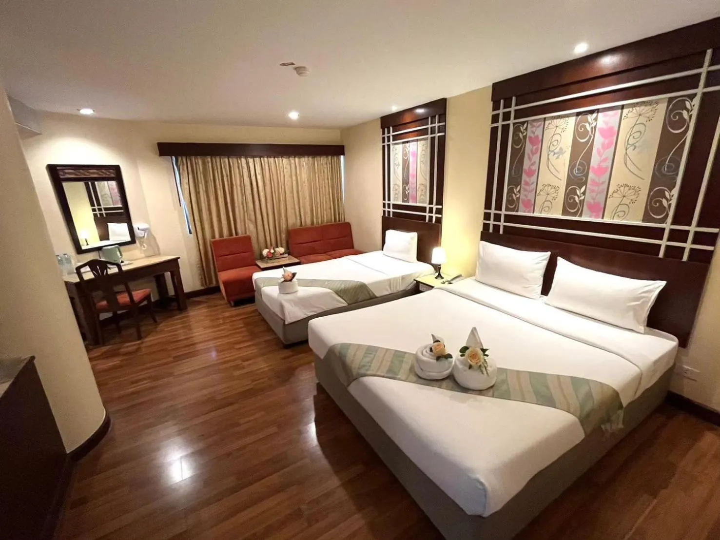 Bedroom, Bed in Friendlytel Hotel