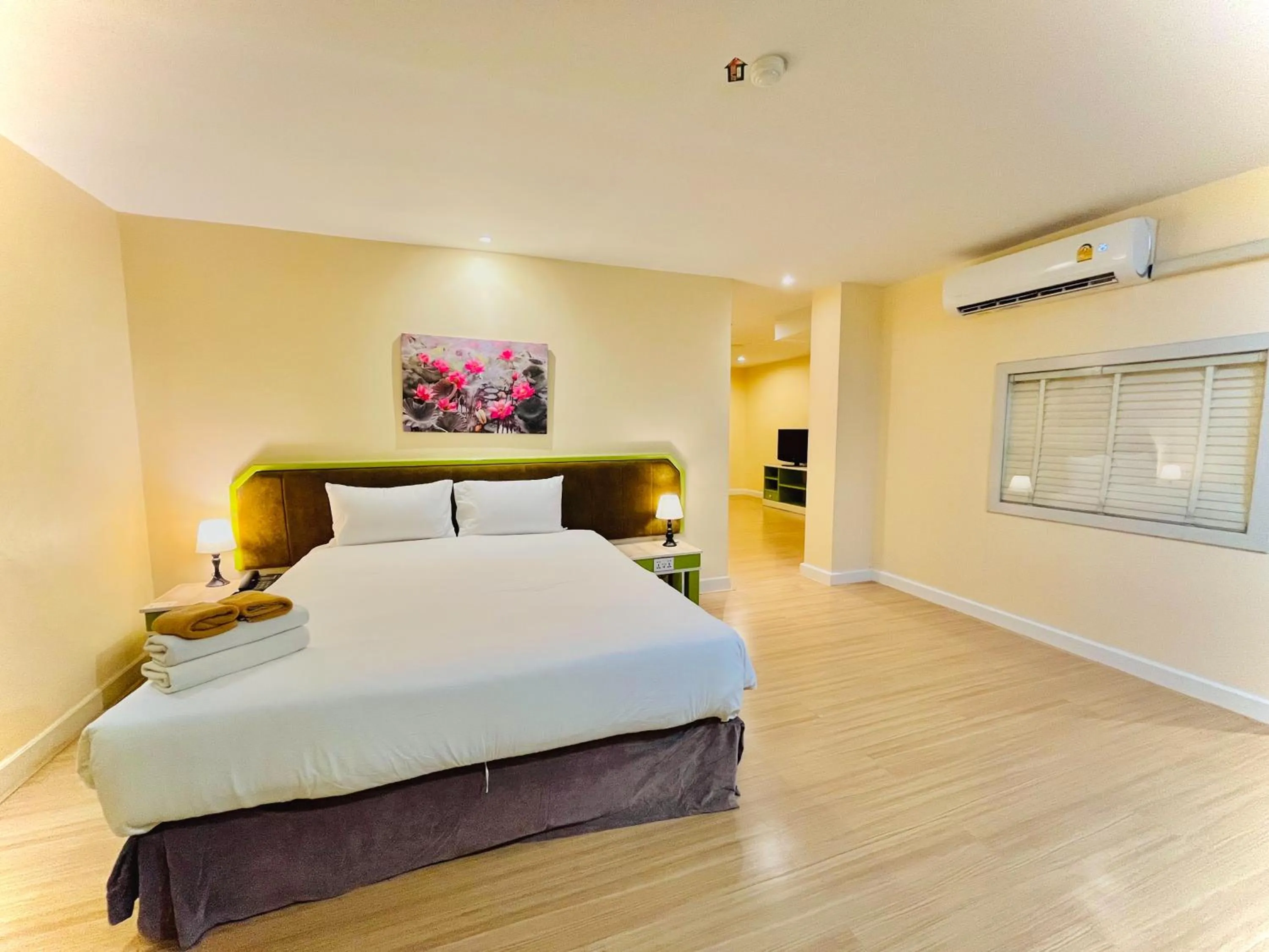 Bedroom, Bed in Friendlytel Hotel