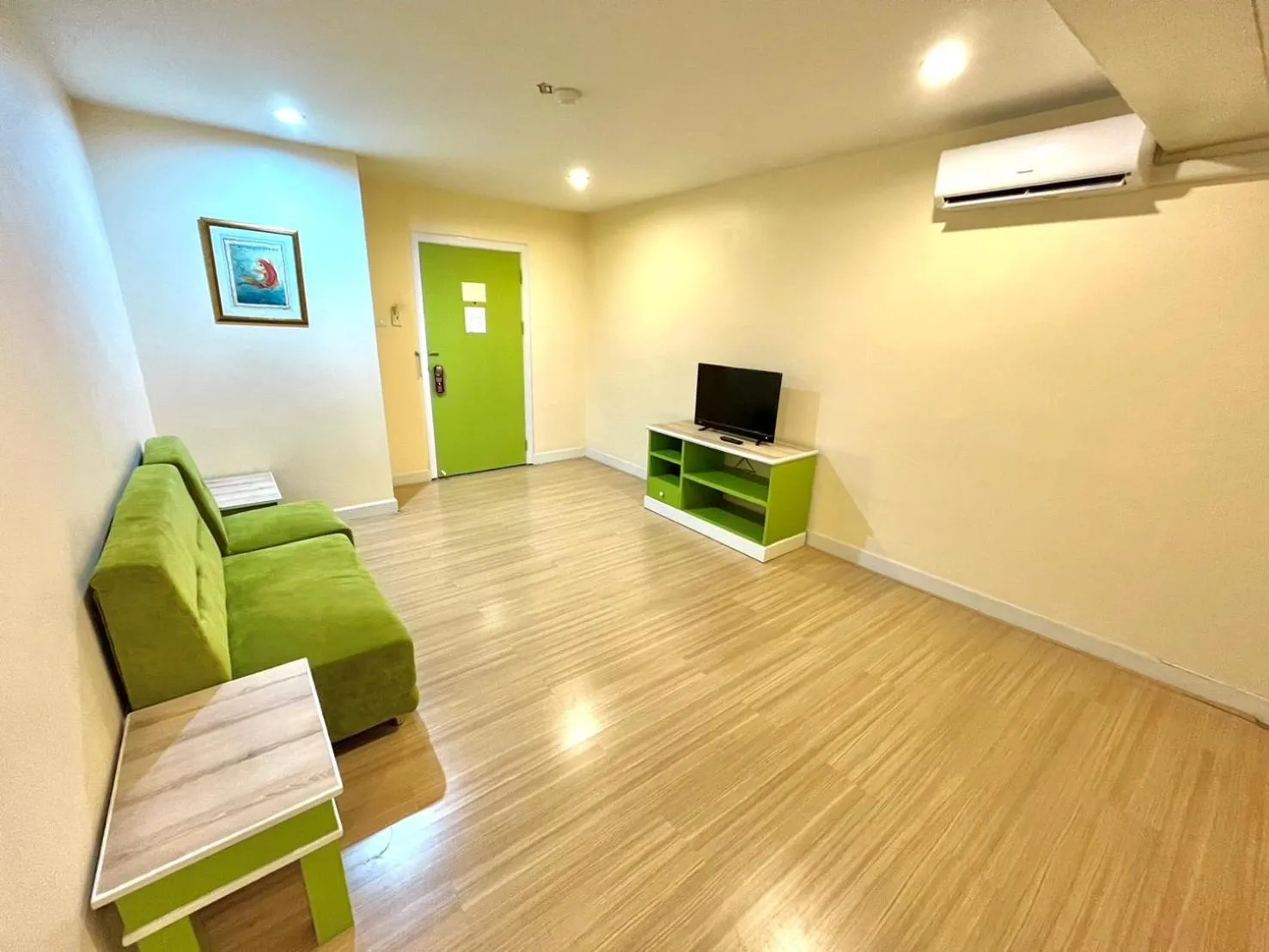 TV and multimedia in Friendlytel Hotel