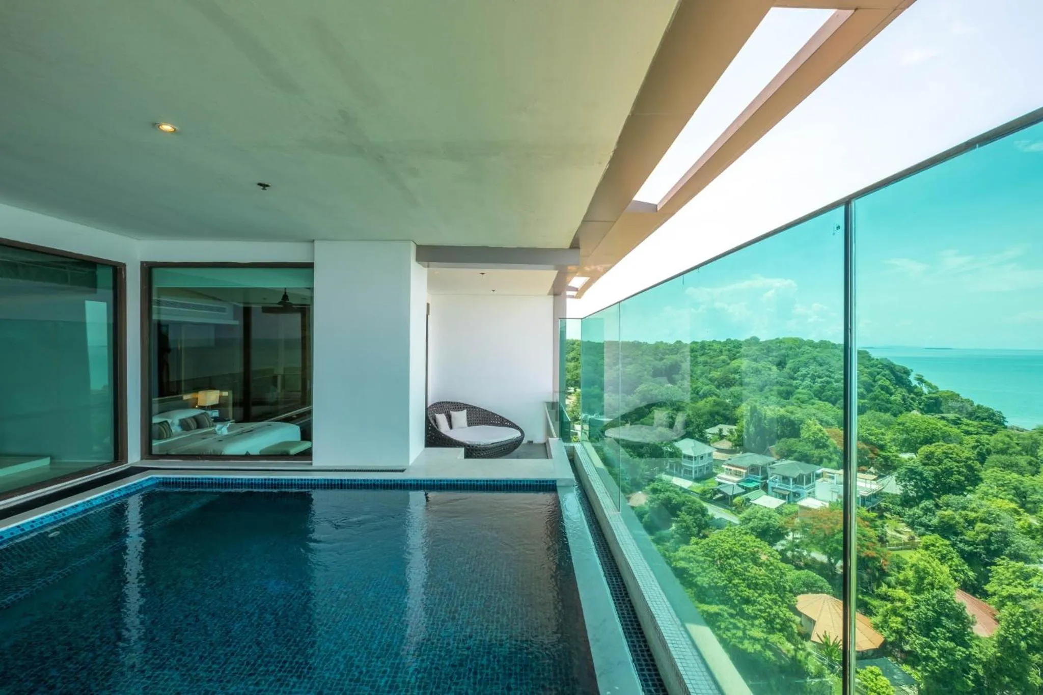 Swimming pool in Rayong Marriott Resort & Spa