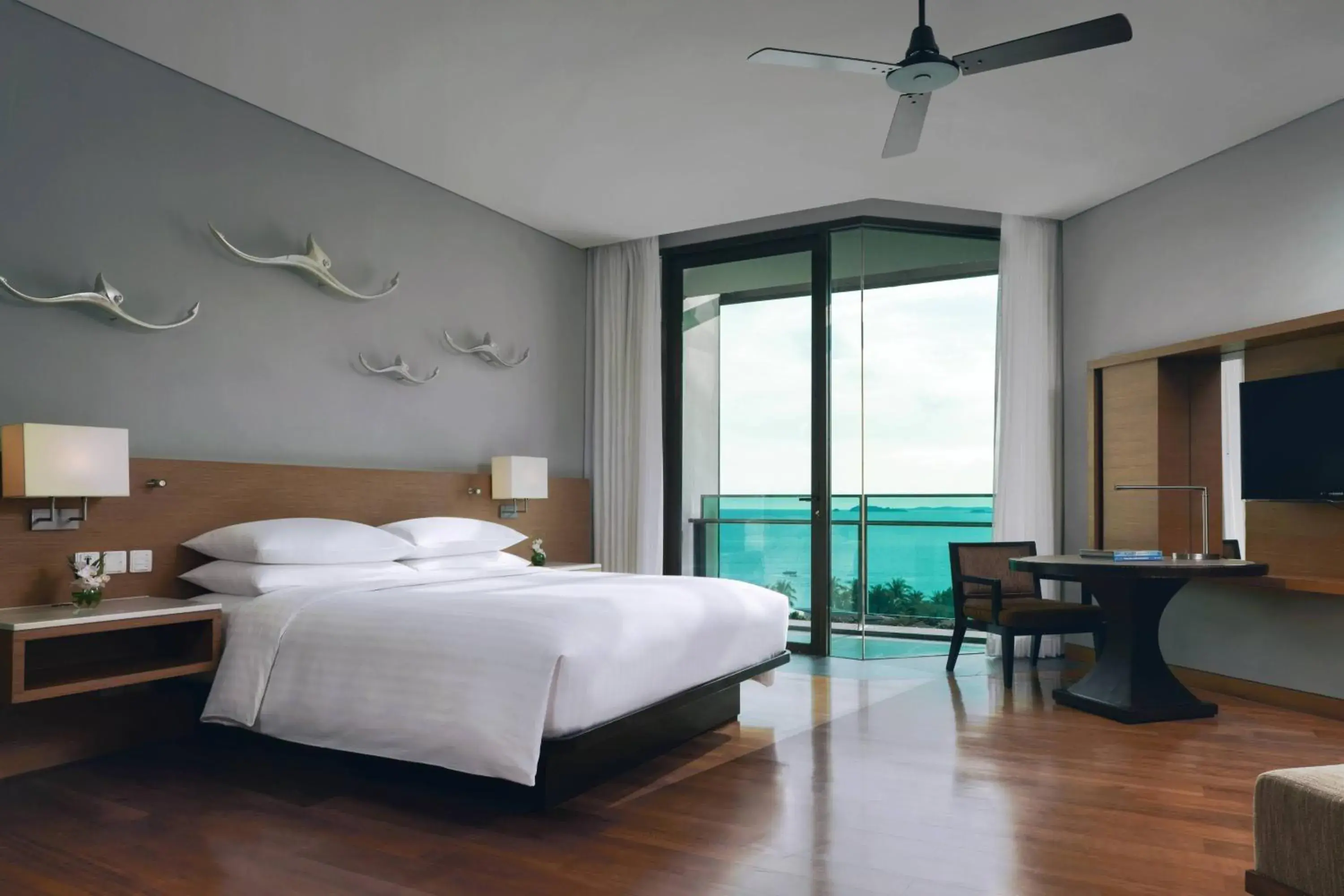 Premier King or Double Room with Ocean View in Rayong Marriott Resort & Spa Premier King or Double Room with Ocean View in Rayong Marriott Resort & Spa
