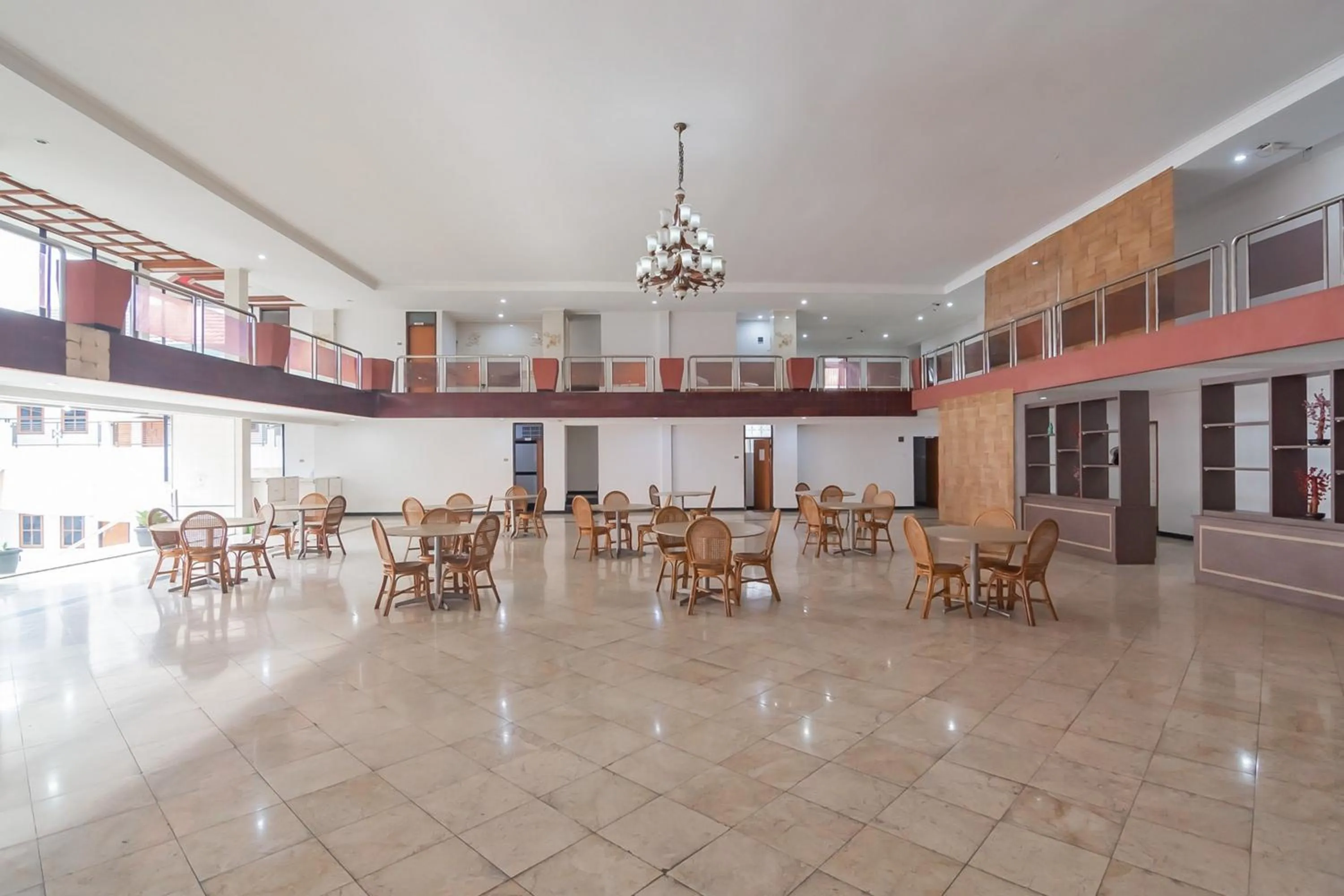 Restaurant/places to eat in RedDoorz near Sukabumi Station 2