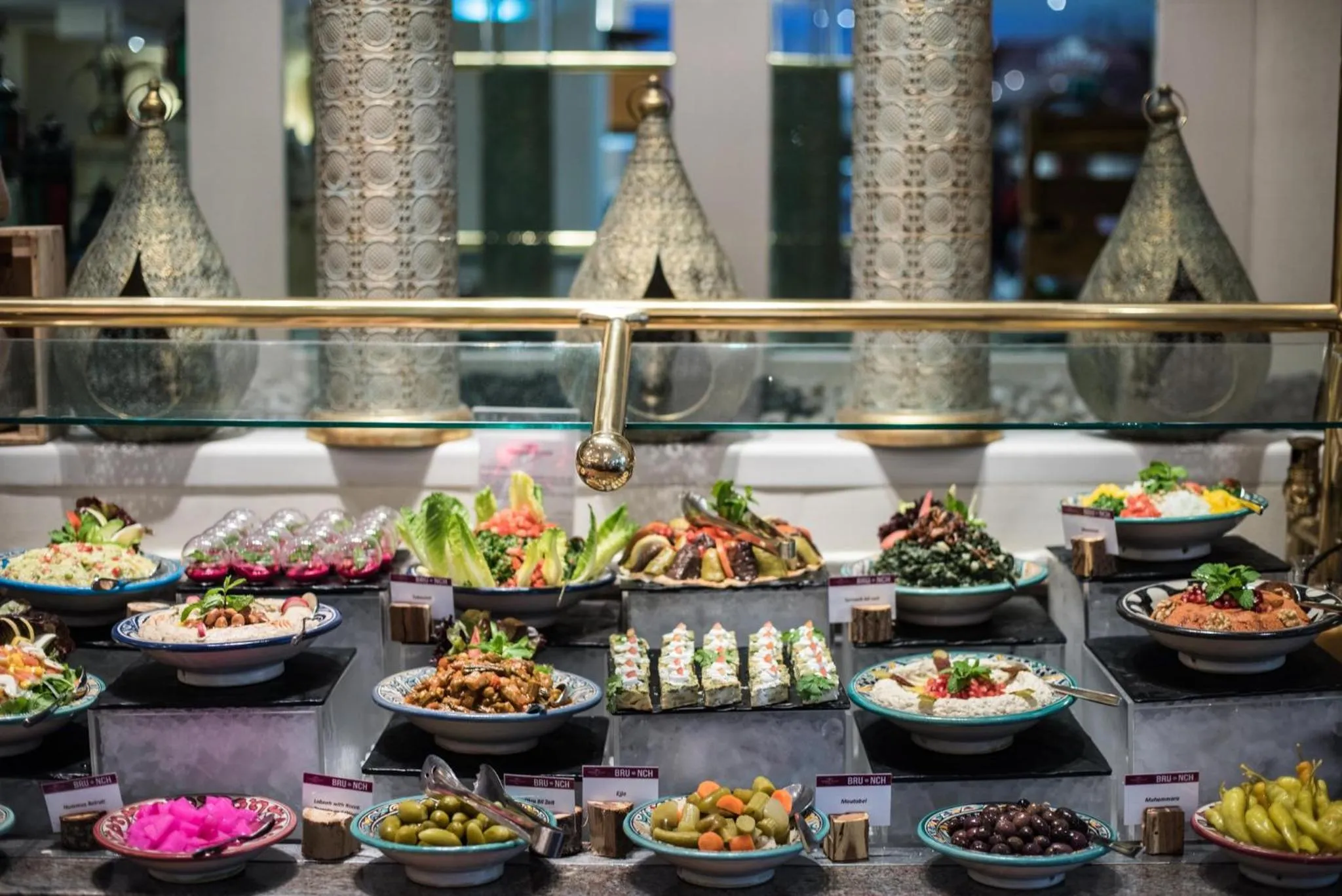 Restaurant/places to eat in Millennium Plaza Downtown Suites