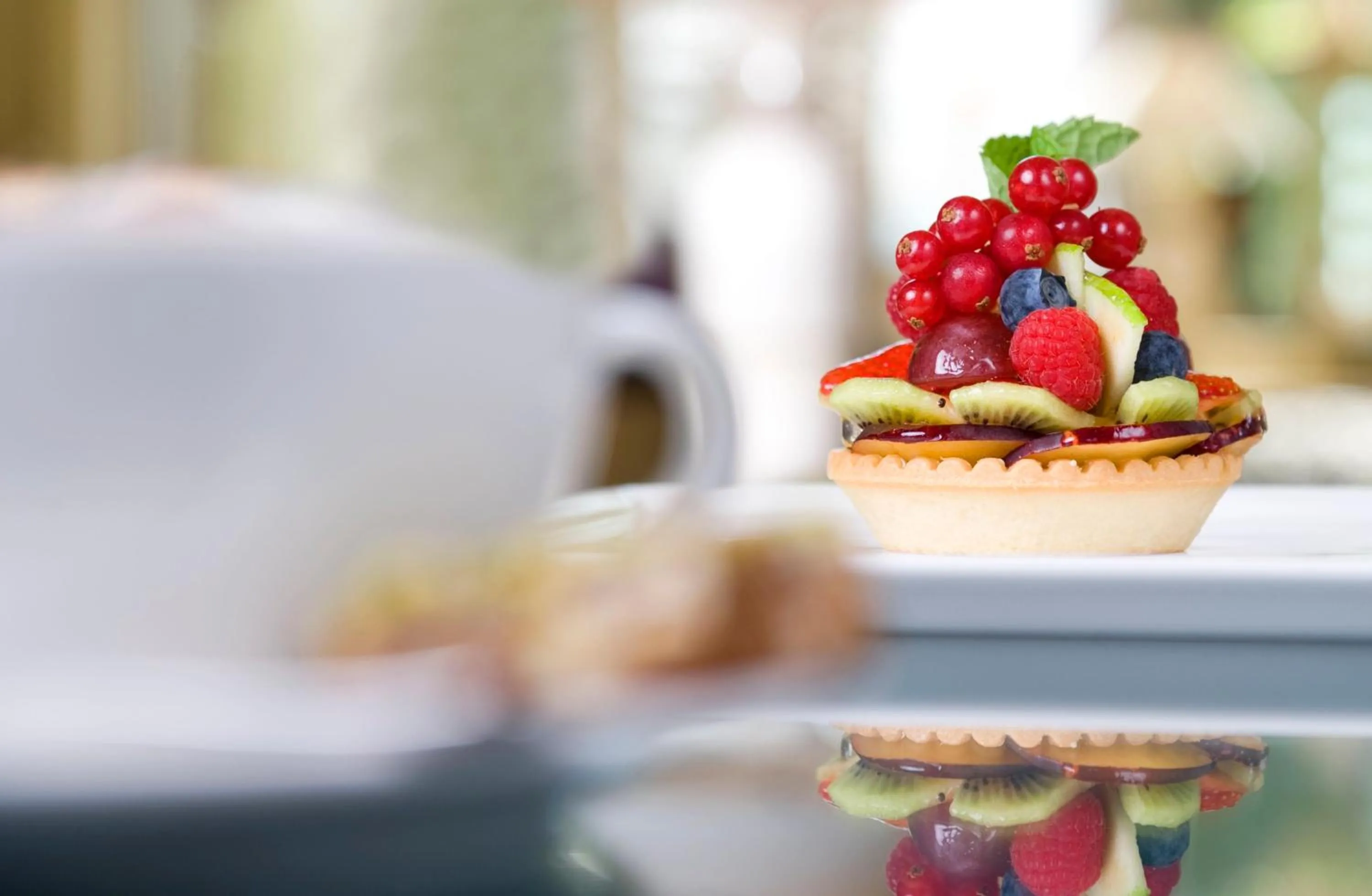 Restaurant/places to eat in Millennium Plaza Downtown Suites