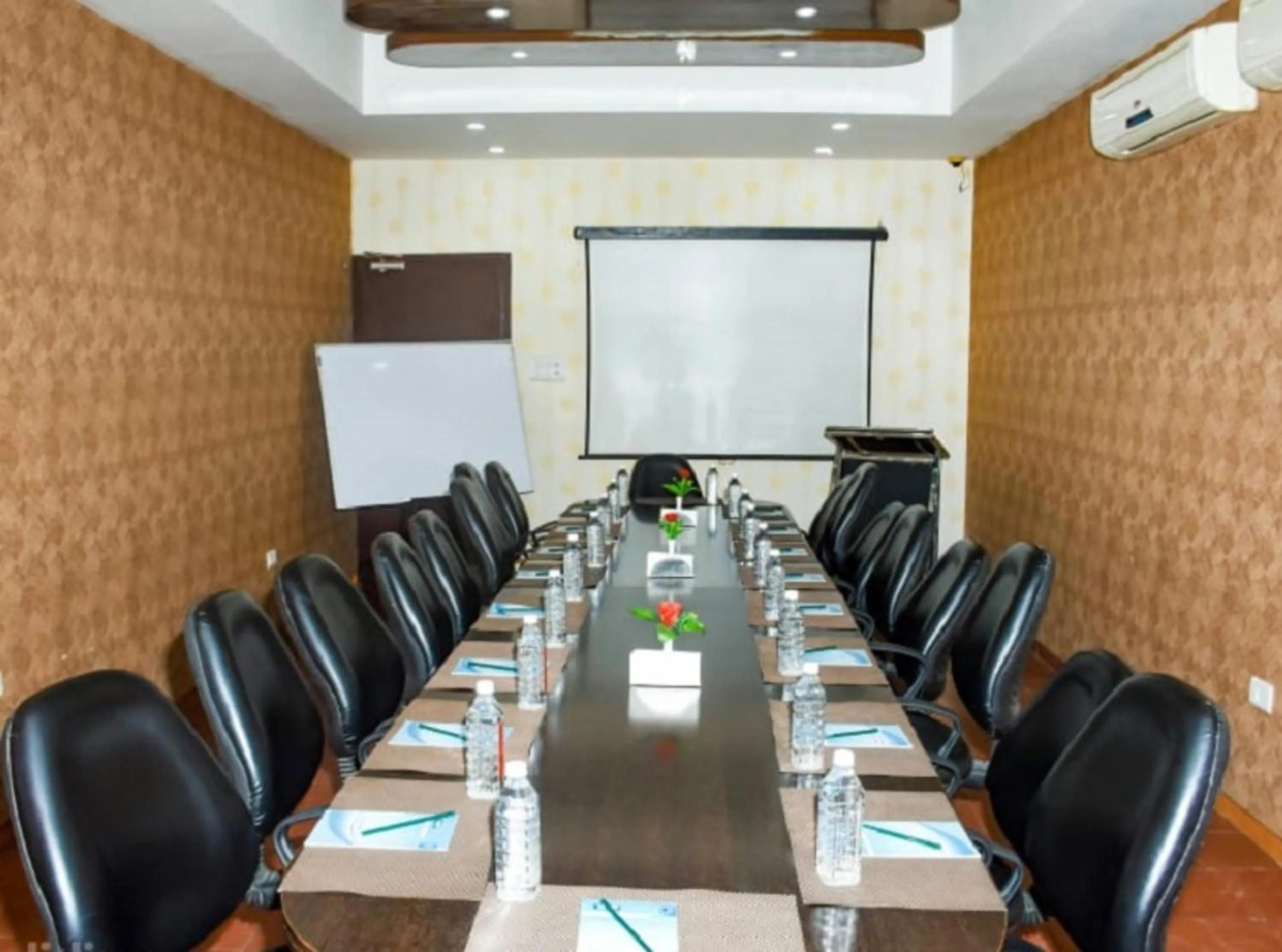 Property building in Hotel Savi Regency